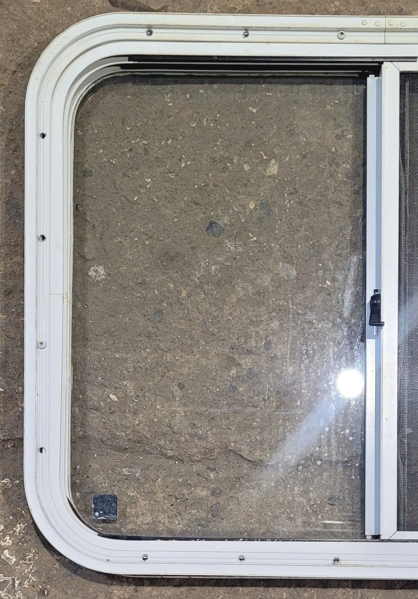Used White Radius Opening Window : 26 1/2" W x 20 1/2" H x 1 1/4" D - Image 7