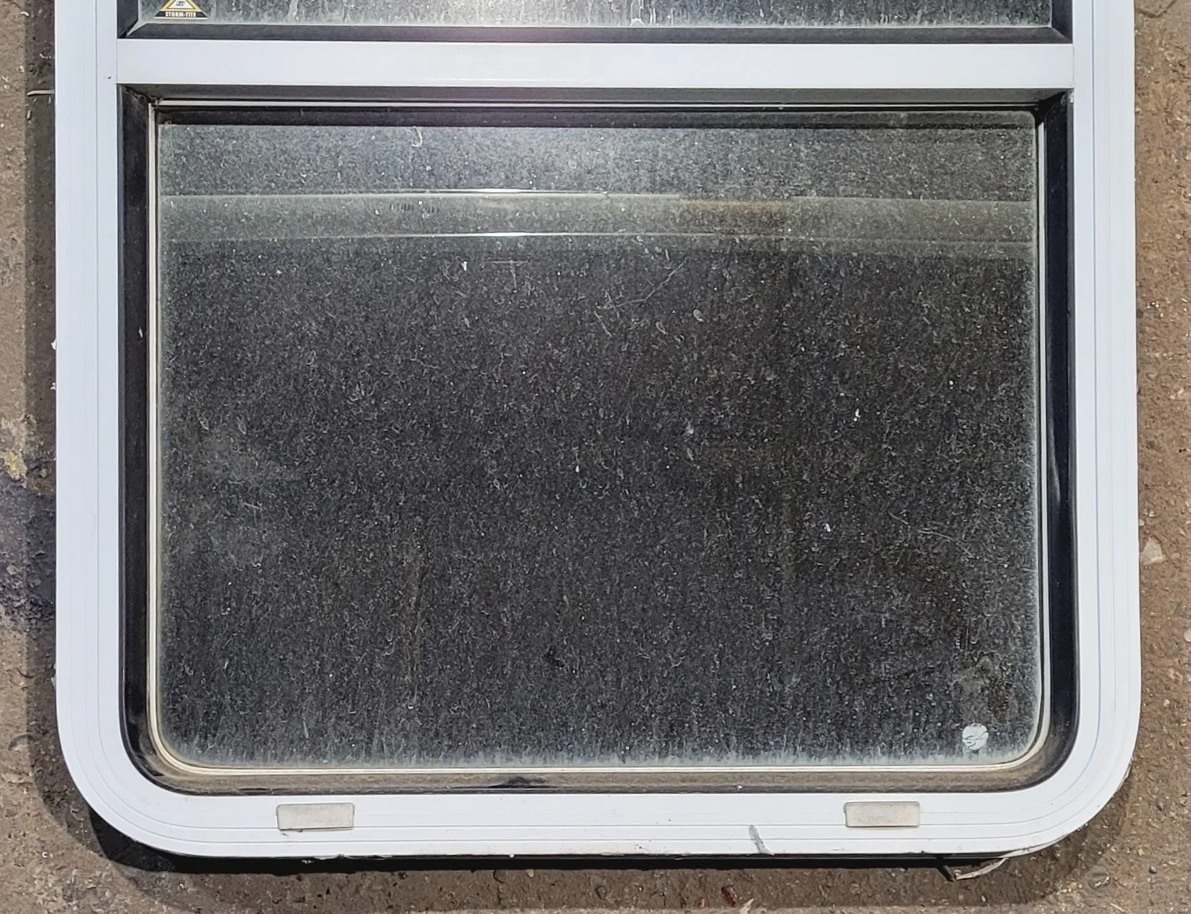 Used White Radius Opening Window : 26" W x 39 1/2" H x 1 7/8" D - Image 2