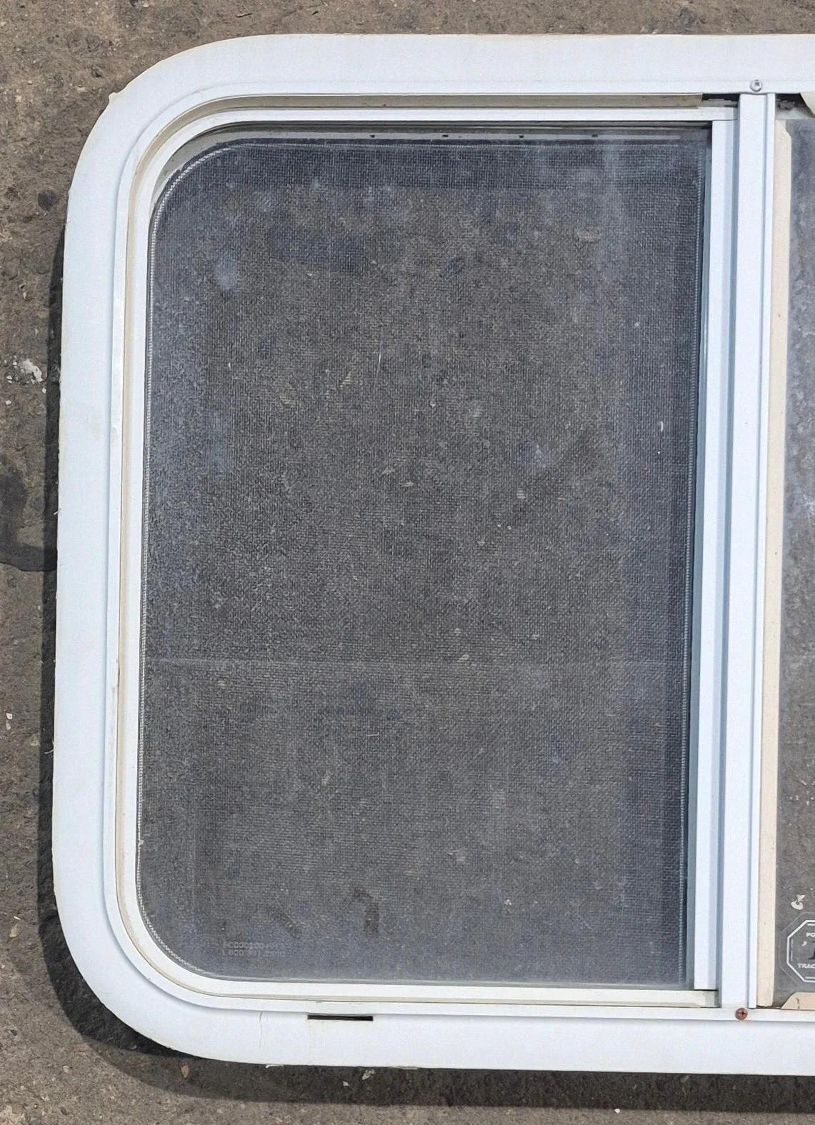 Used White Radius Opening Window : 29 1/2" W x 21 1/4" H x 1 3/4" D - Image 2