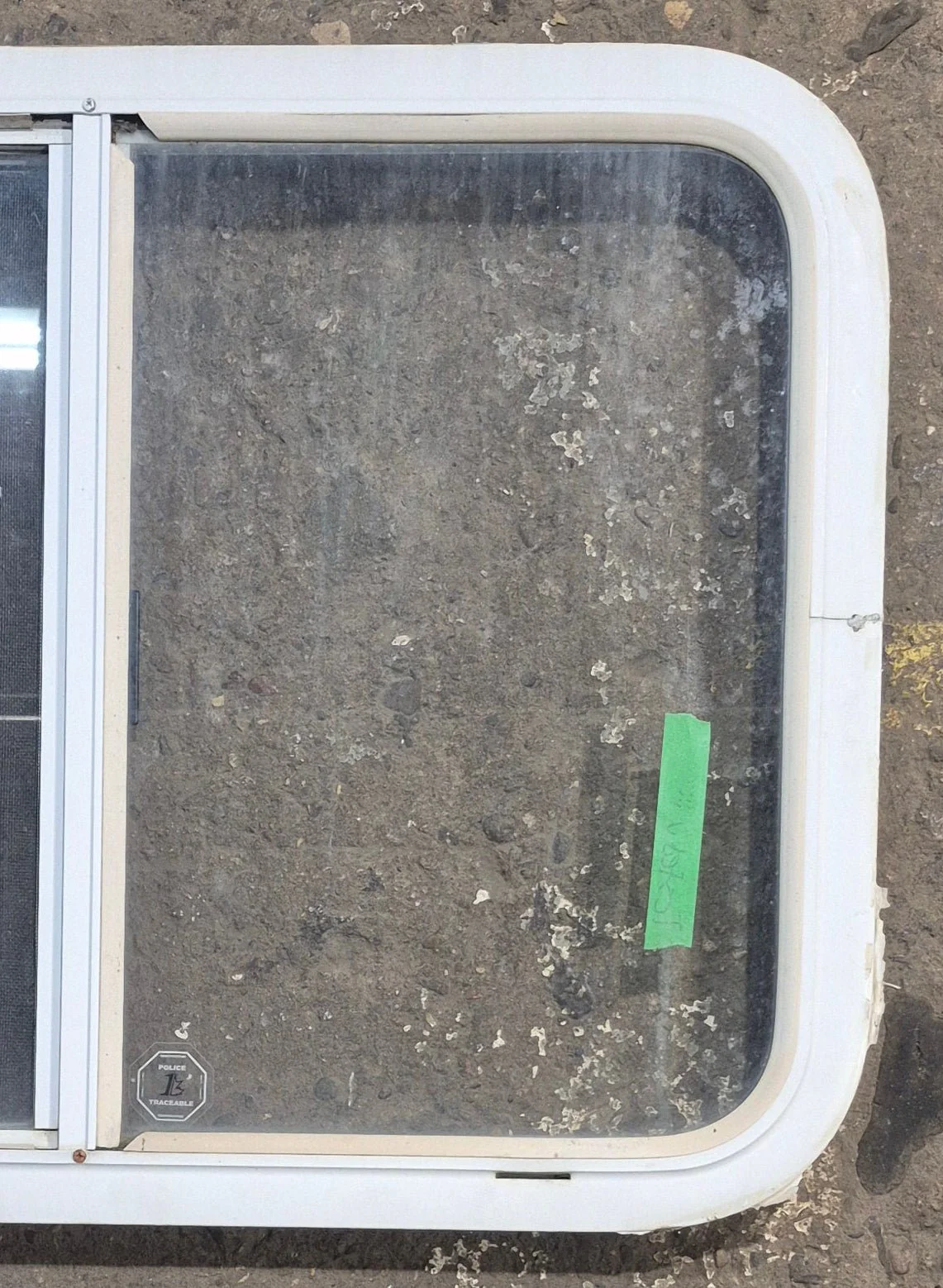 Used White Radius Opening Window : 29 1/2" W x 21 1/4" H x 1 3/4" D - Image 3