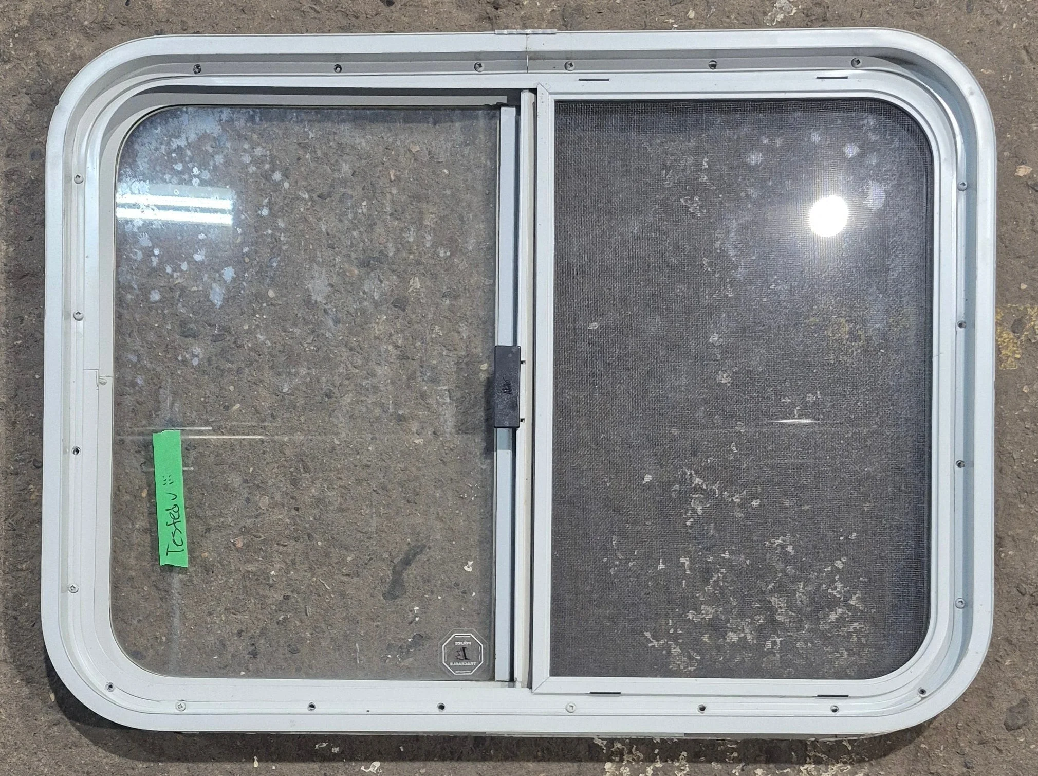 Used White Radius Opening Window : 29 1/2" W x 21 1/4" H x 1 3/4" D - Image 6