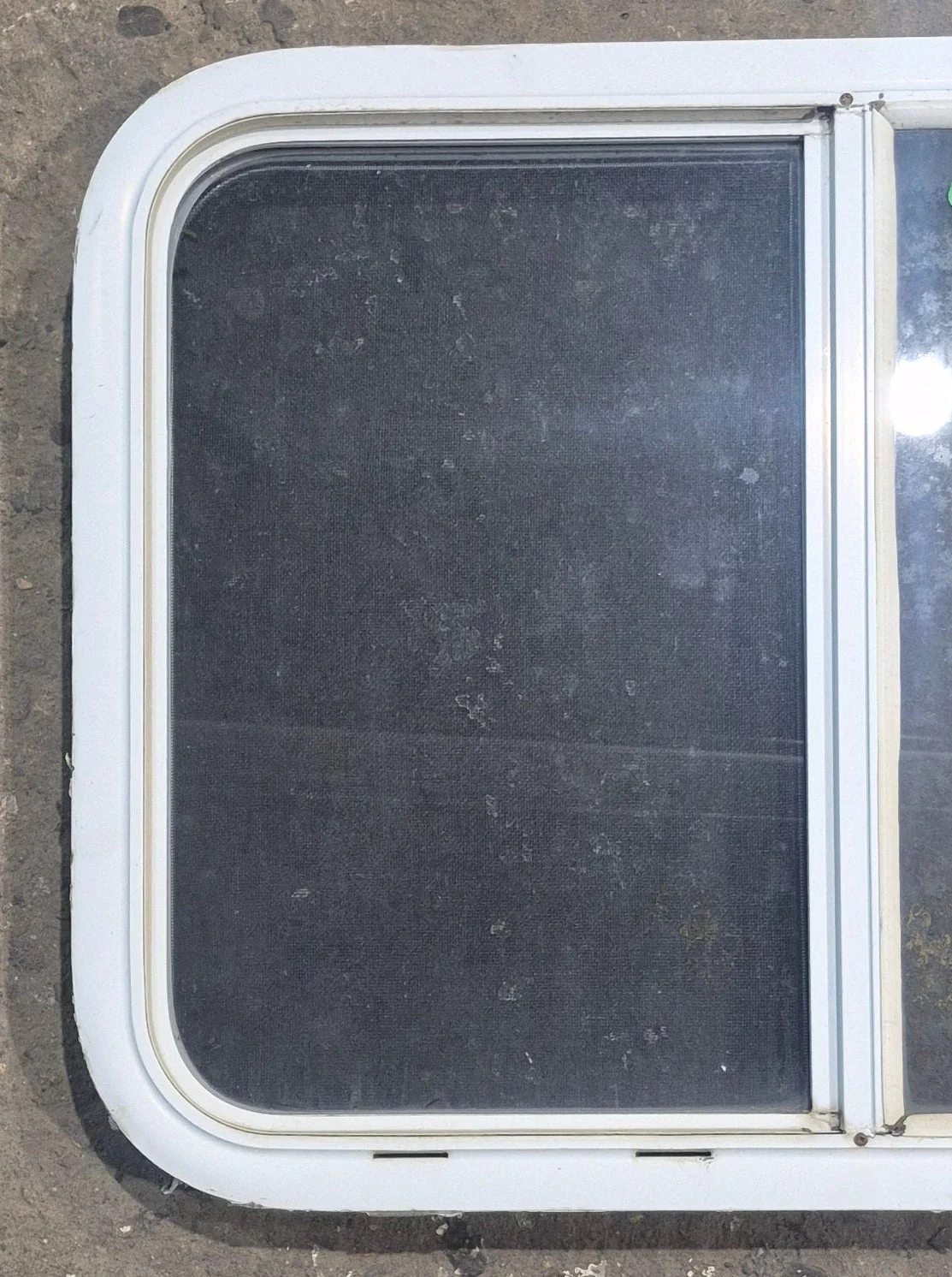 Used White Radius Opening Window : 29 1/2" W x 21 1/4" H x 1 7/8" D - Image 2