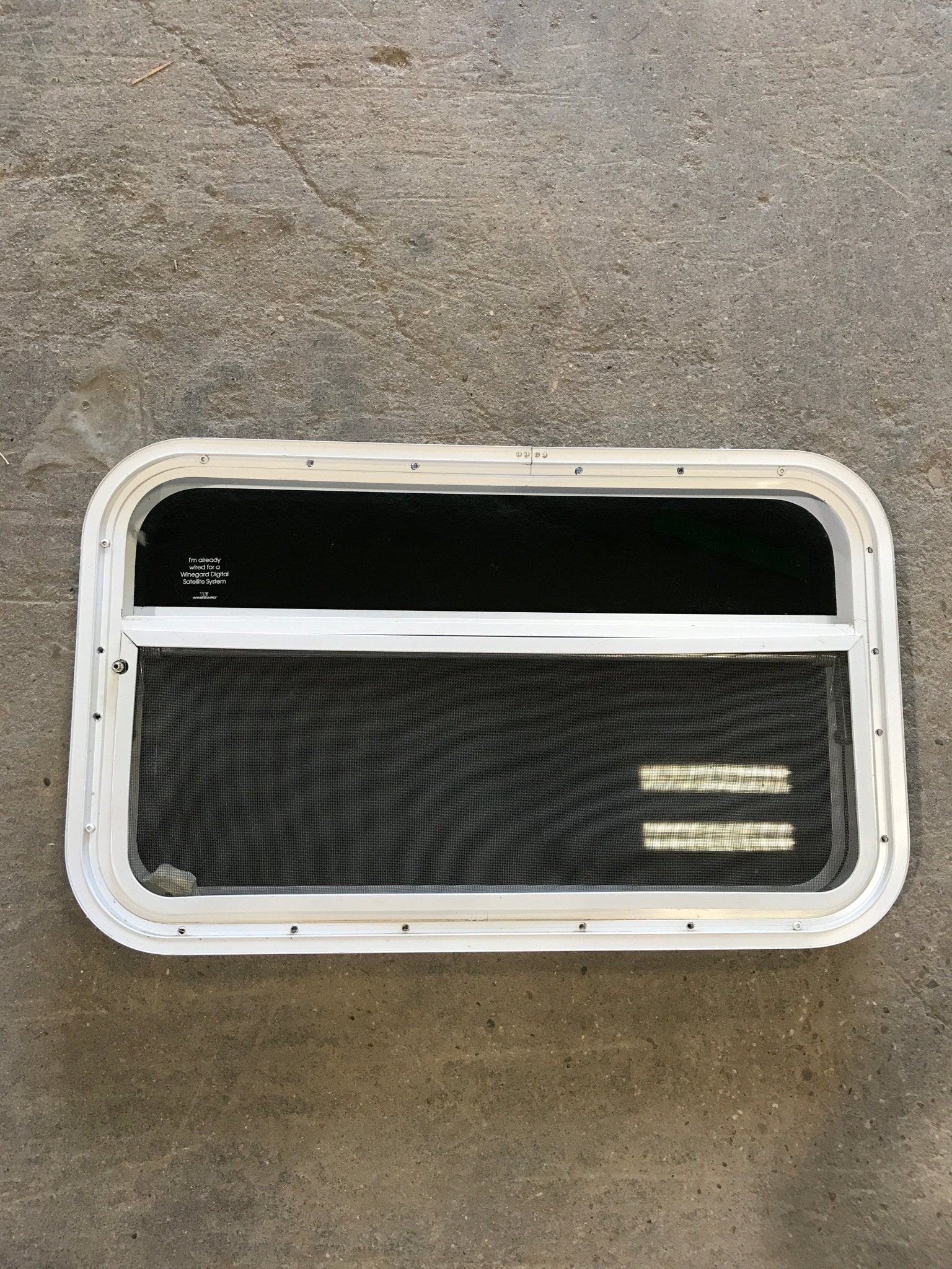 Used White Radius Opening Window : 29 1/4" W X 17 1/4" H X 2" D - Image 4