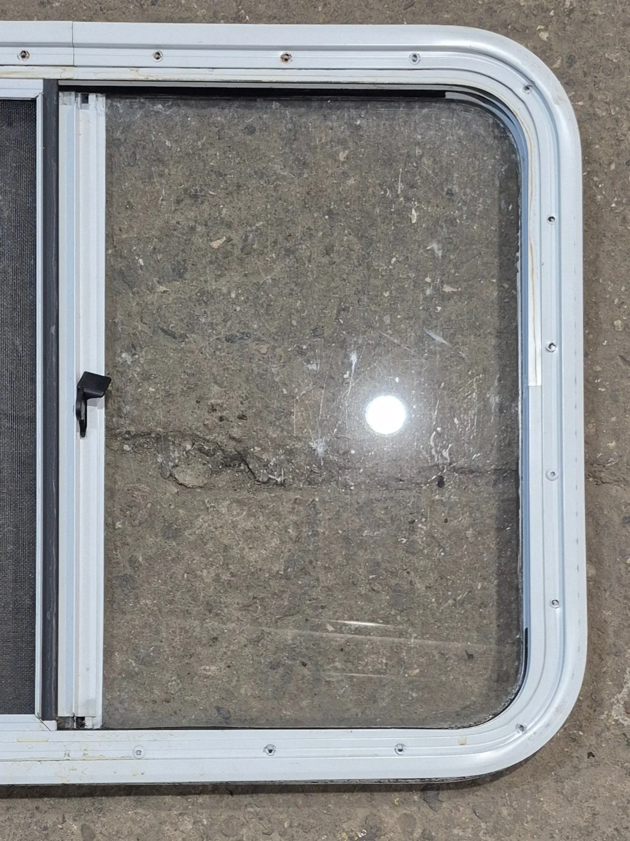 Used White Radius Opening Window : 29 1/4" W x 21 1/2" H x 1 1/4" D - Image 6