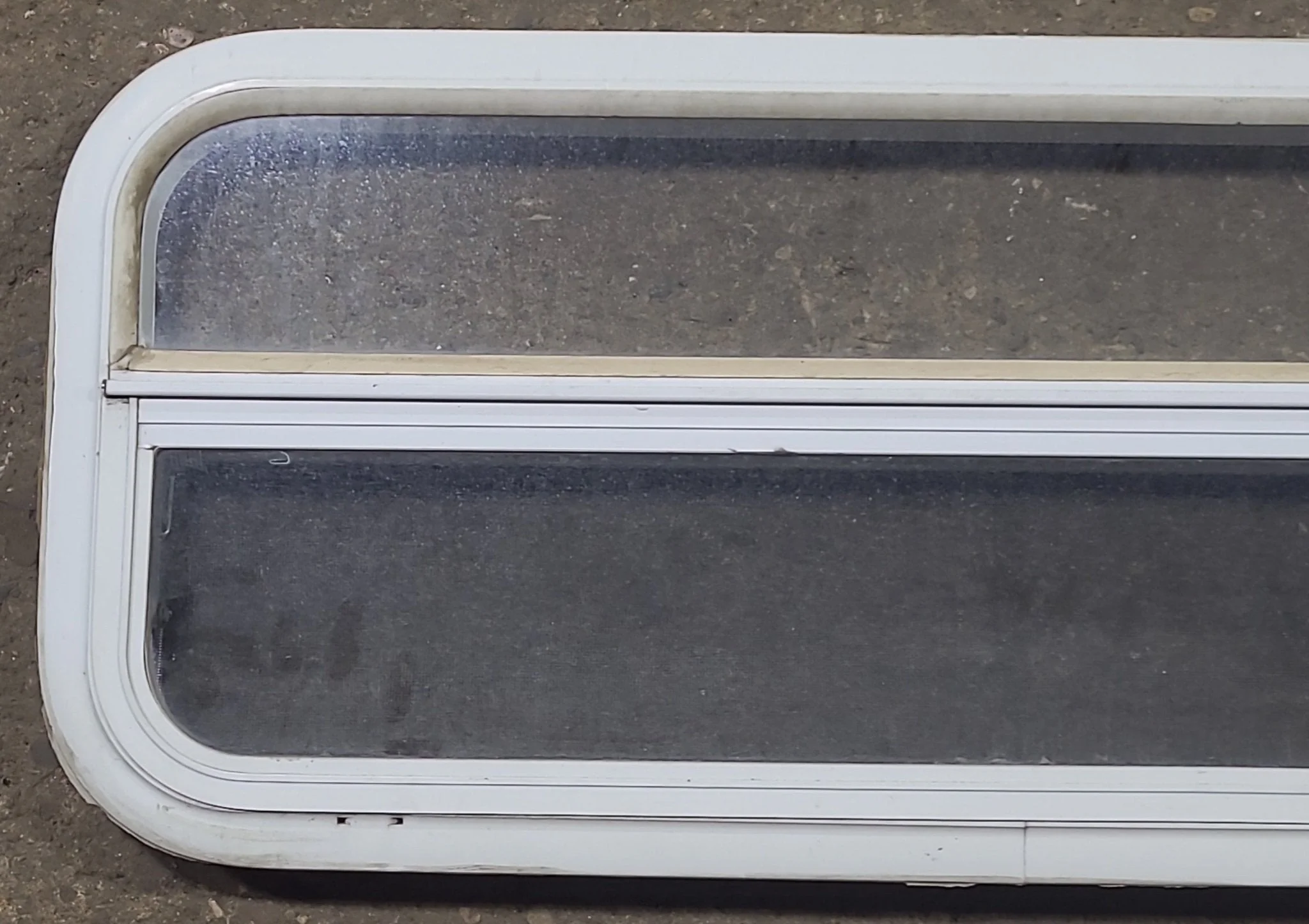 Used White Radius Opening Window : 35 1/2" W x 14 1/2" H x 1 3/8" D - Image 2