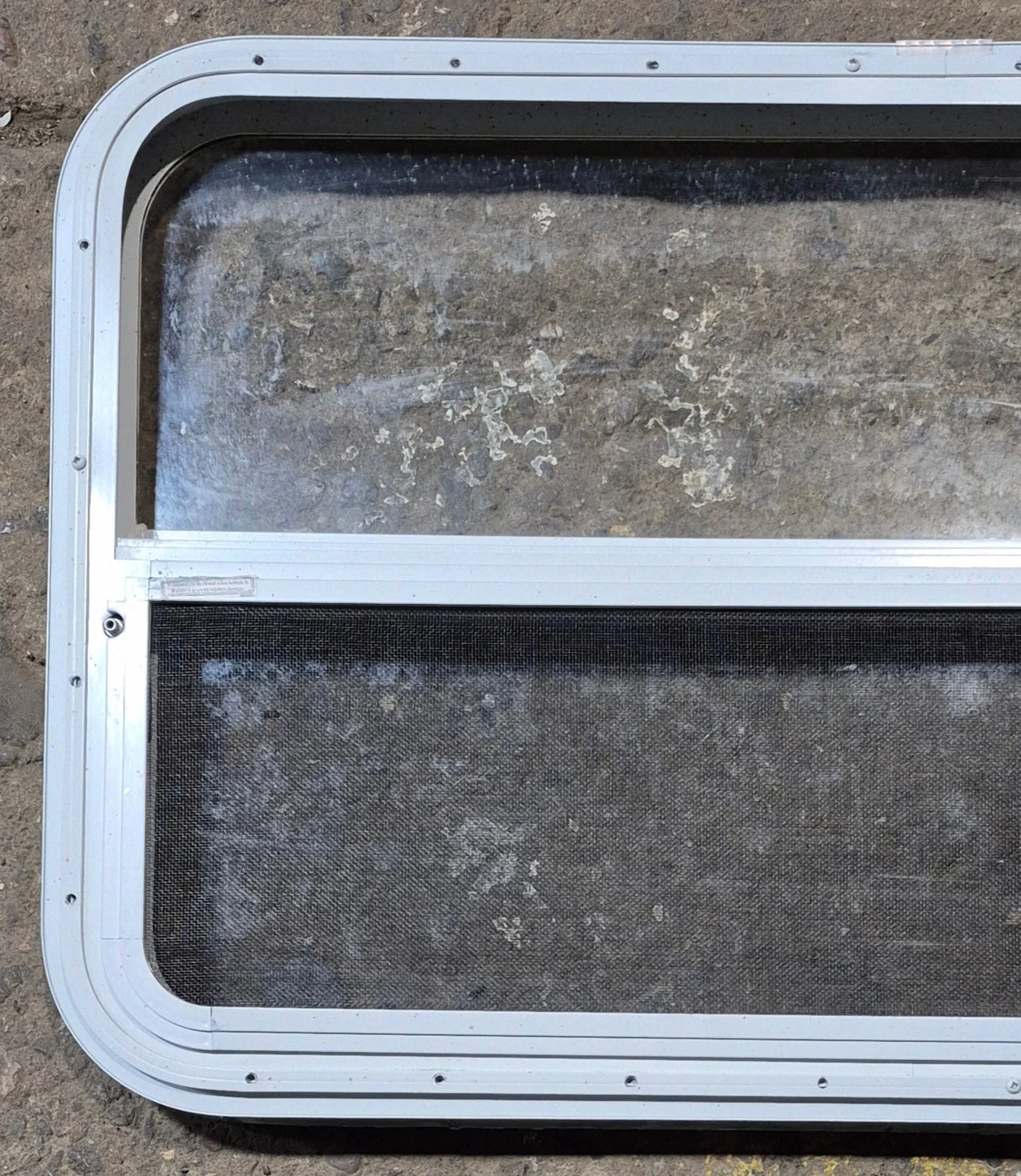 Used White Radius Opening Window : 35 1/2" W x 21 1/4" H x 1 1/8" D - Image 5
