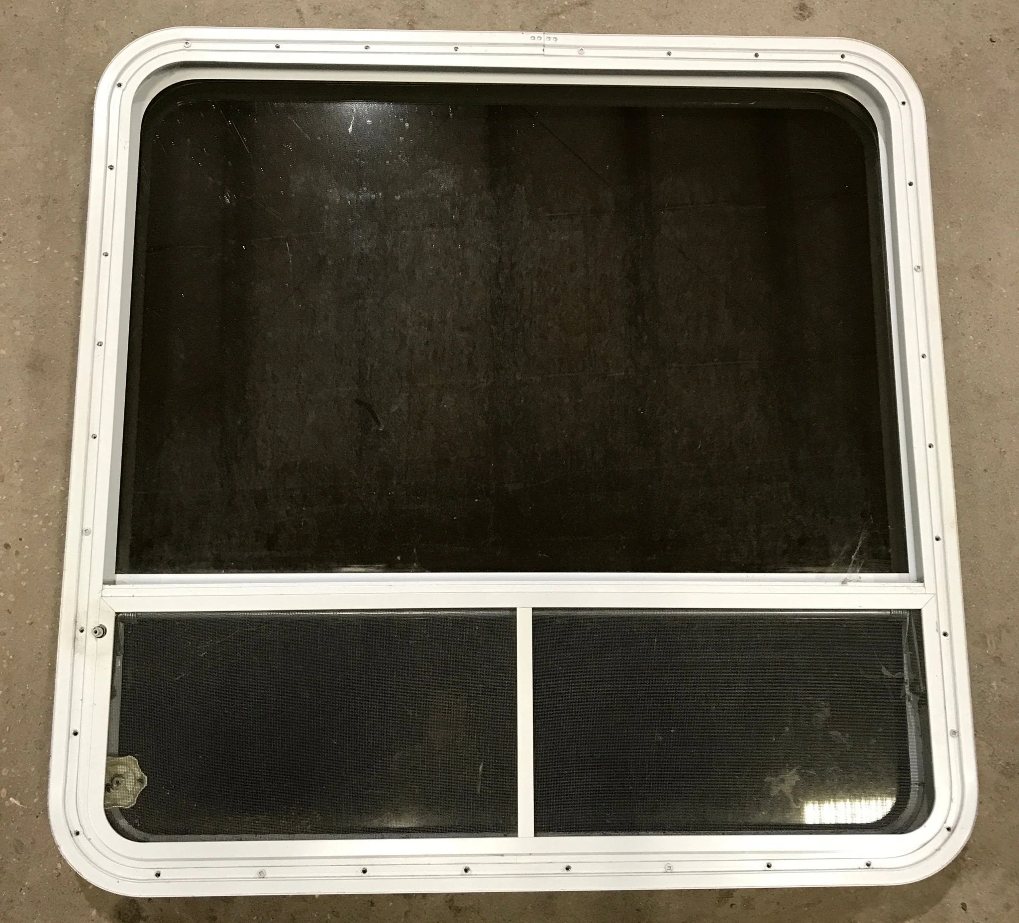 Used White Radius Opening Window : 35 1/2" W x 35 1/2" H x 1 7/8" D - Image 4
