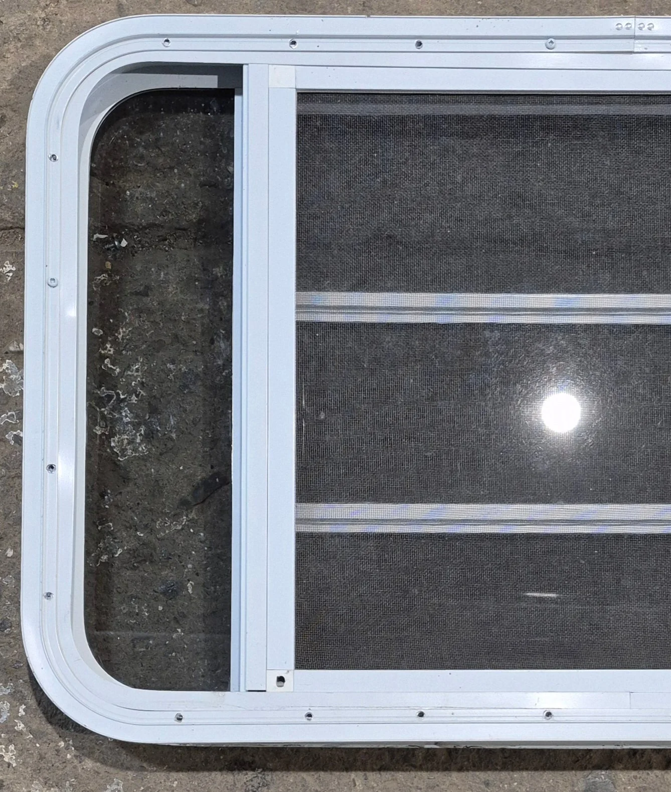 Used White Radius Opening Window : 35 1/4" W x 21 1/4" H x 1 7/8" D - Image 5