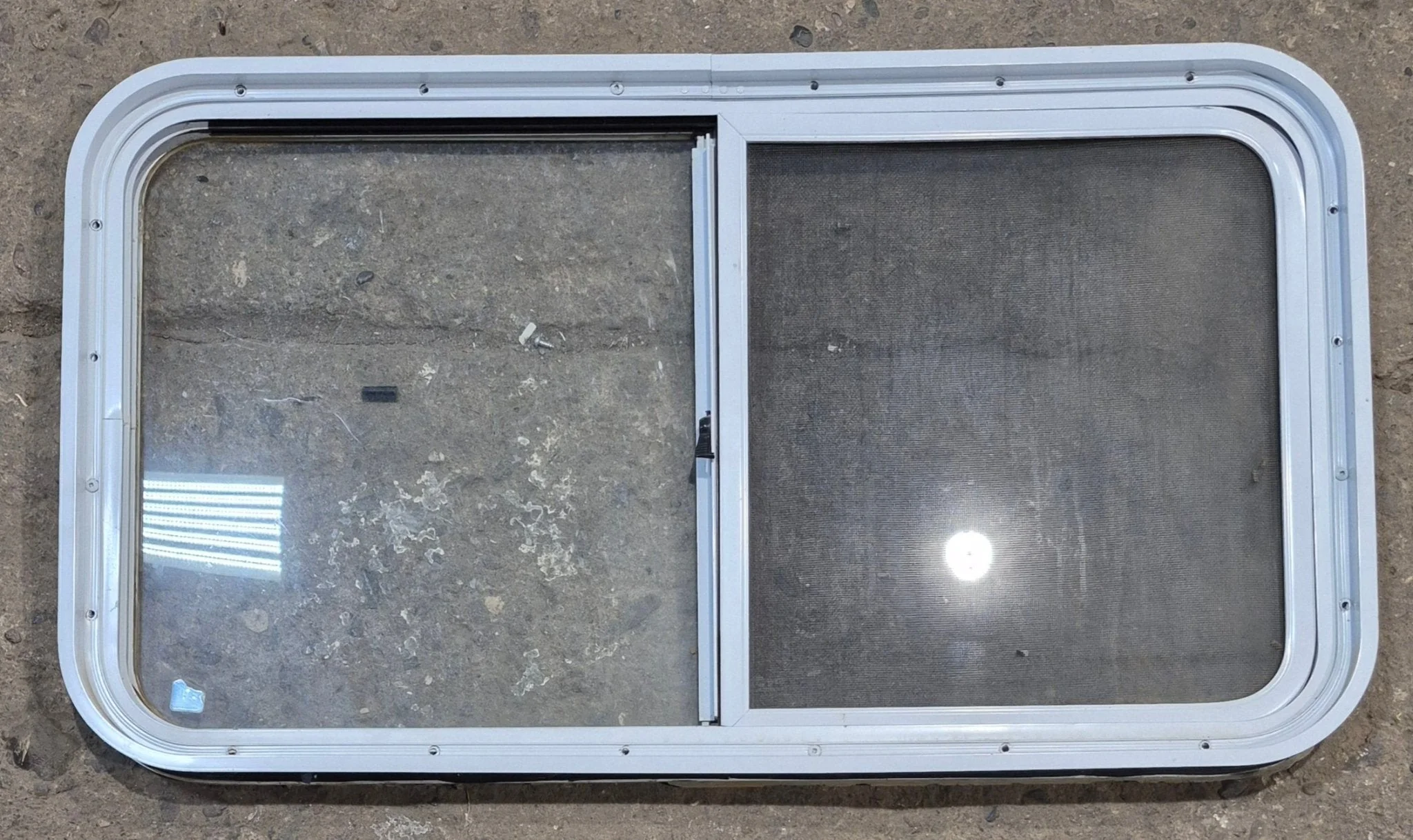 Used White Radius Opening Window : 36 1/4" W x 19 3/4" H x 1 3/4" D - Image 5