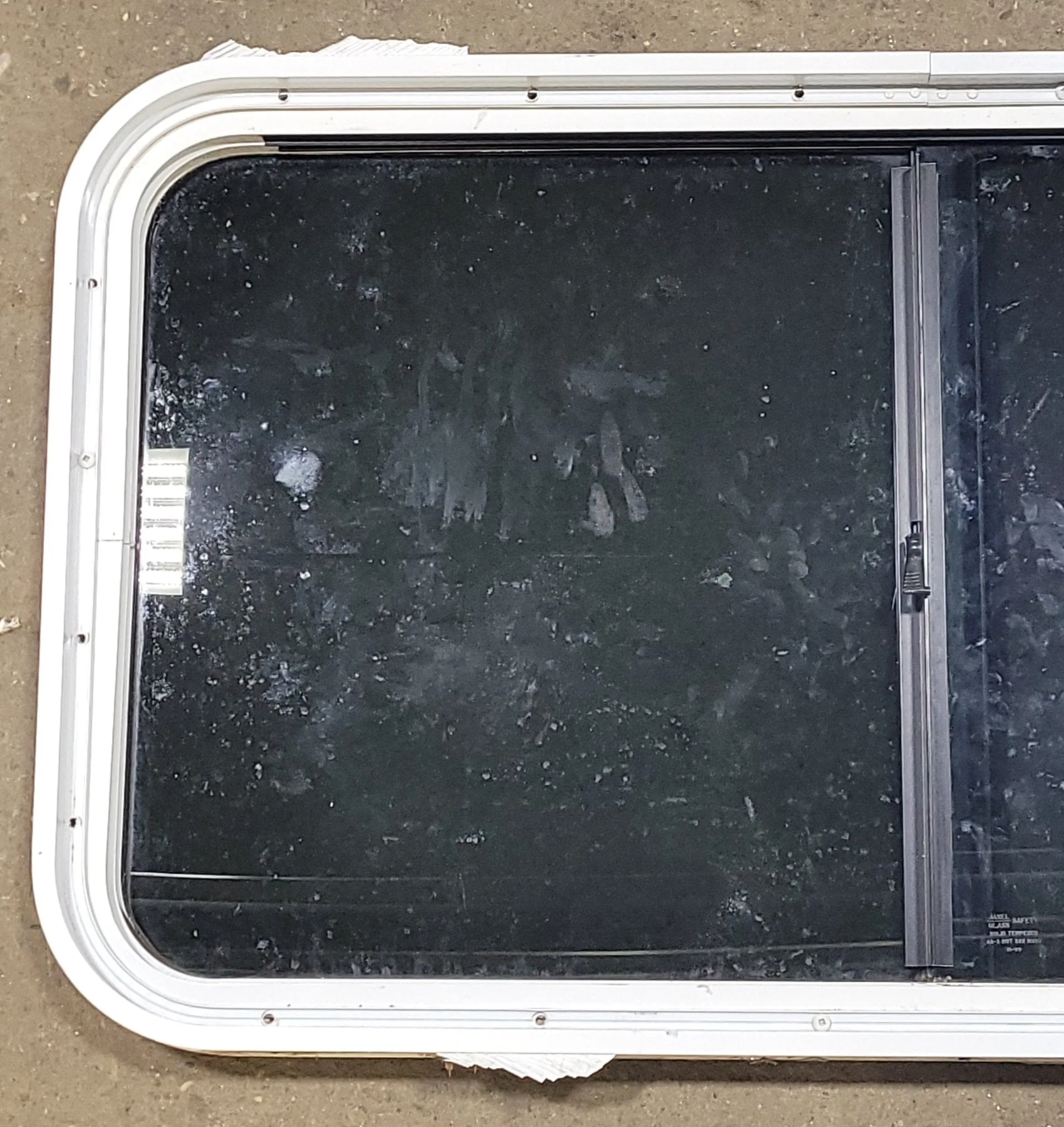 Used White Radius Opening Window : 36 1/4" W X 19 3/4" H X 1 7/8" D - Image 5