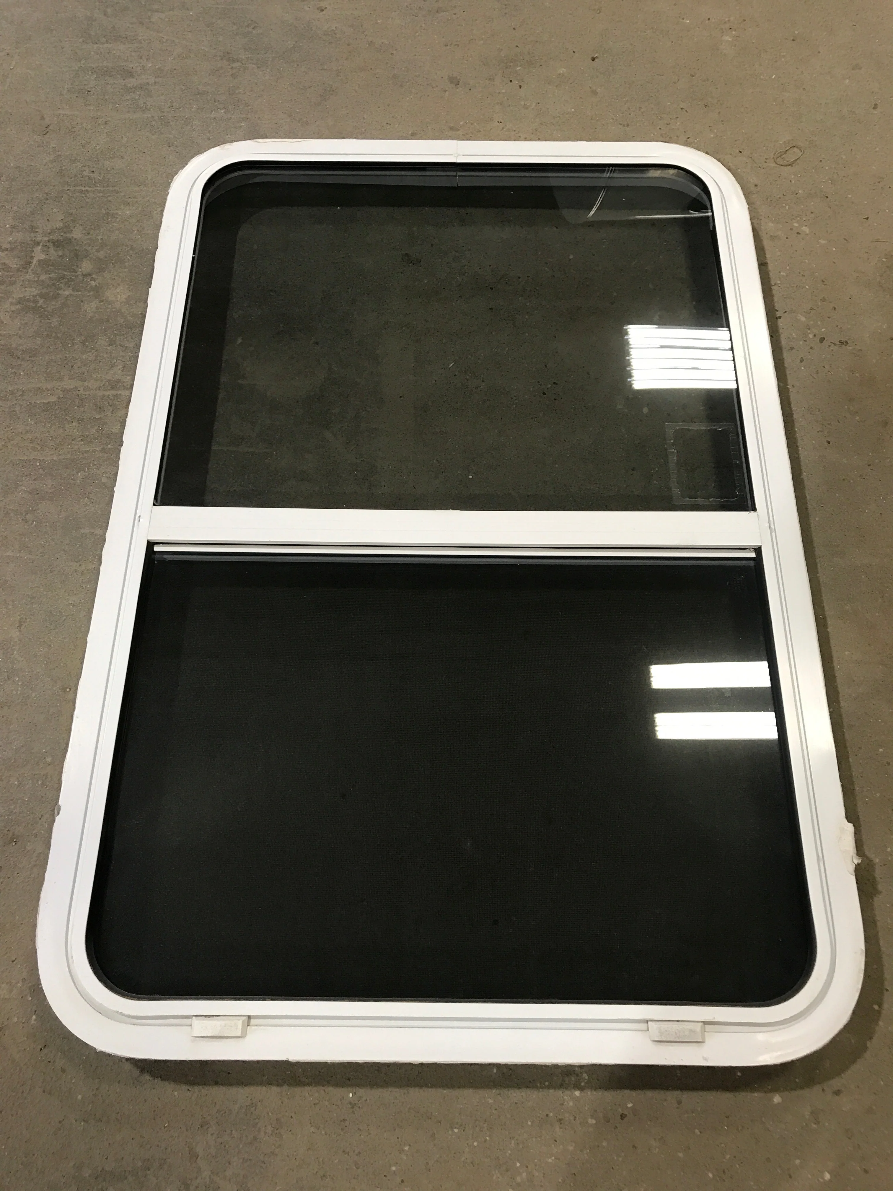 Used White Radius Opening Window : 39 1/2" W x 26 1/4" H x 2" D - Image 4