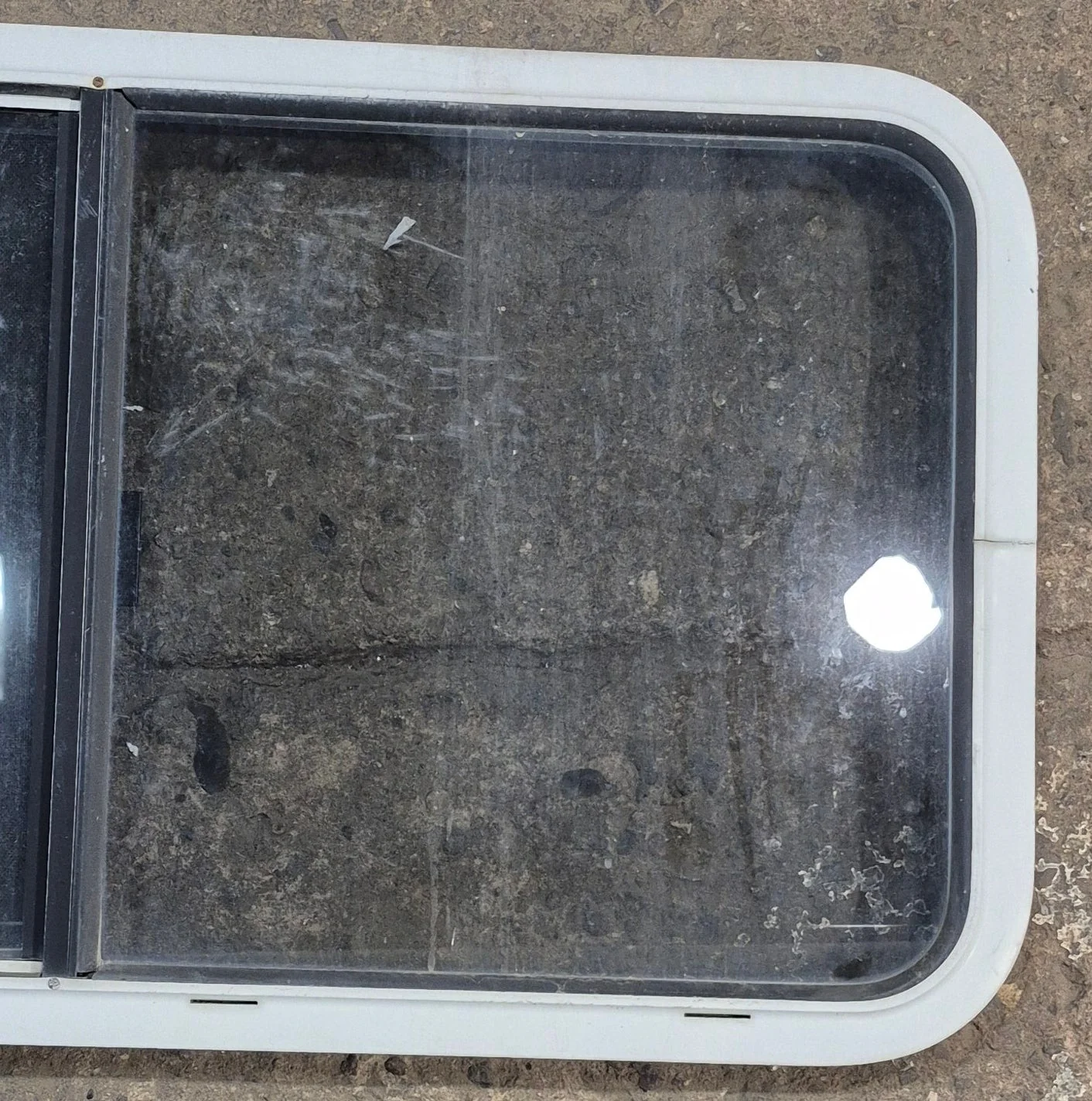 Used White Radius Opening Window : 41 1/4" W x 21 1/4" H x 1 3/4" D - Image 3
