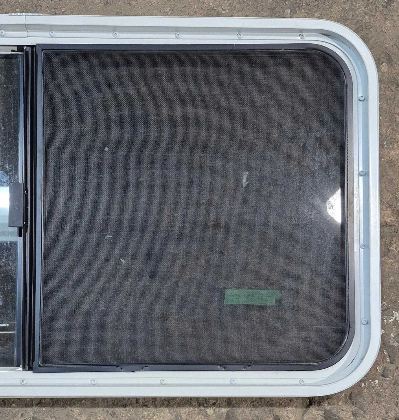 Used White Radius Opening Window : 41 1/4" W x 21 1/4" H x 1 3/4" D - Image 6