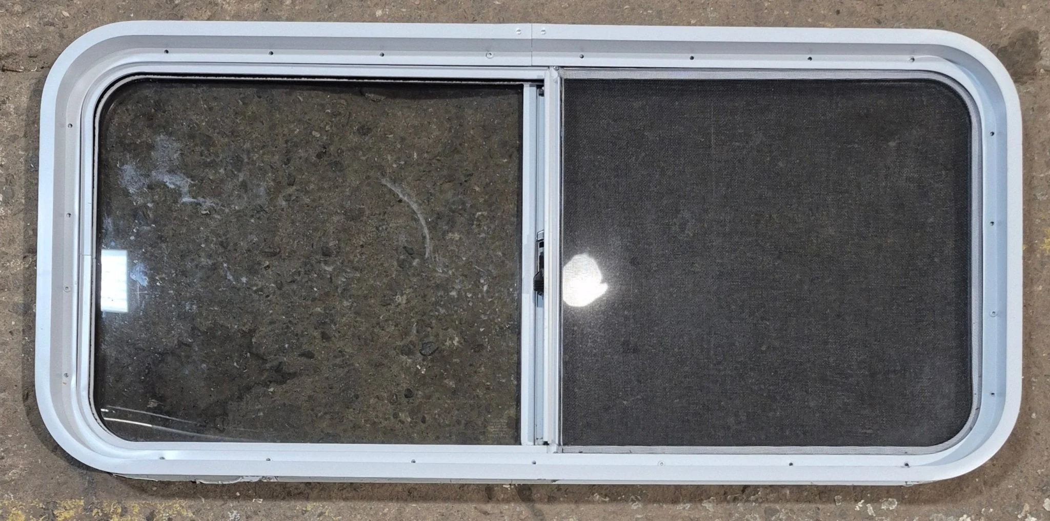 Used White Radius Opening Window : 42 1/4" W x 18 3/4" H x 1 7/8" D - Image 5