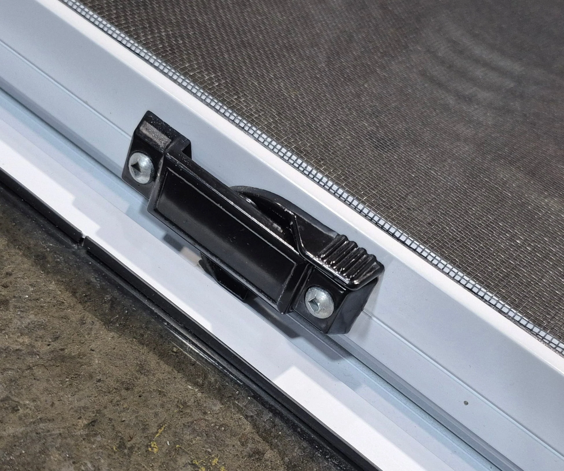 Used White Radius Opening Window : 42 1/4" W x 18 3/4" H x 1 7/8" D - Image 8