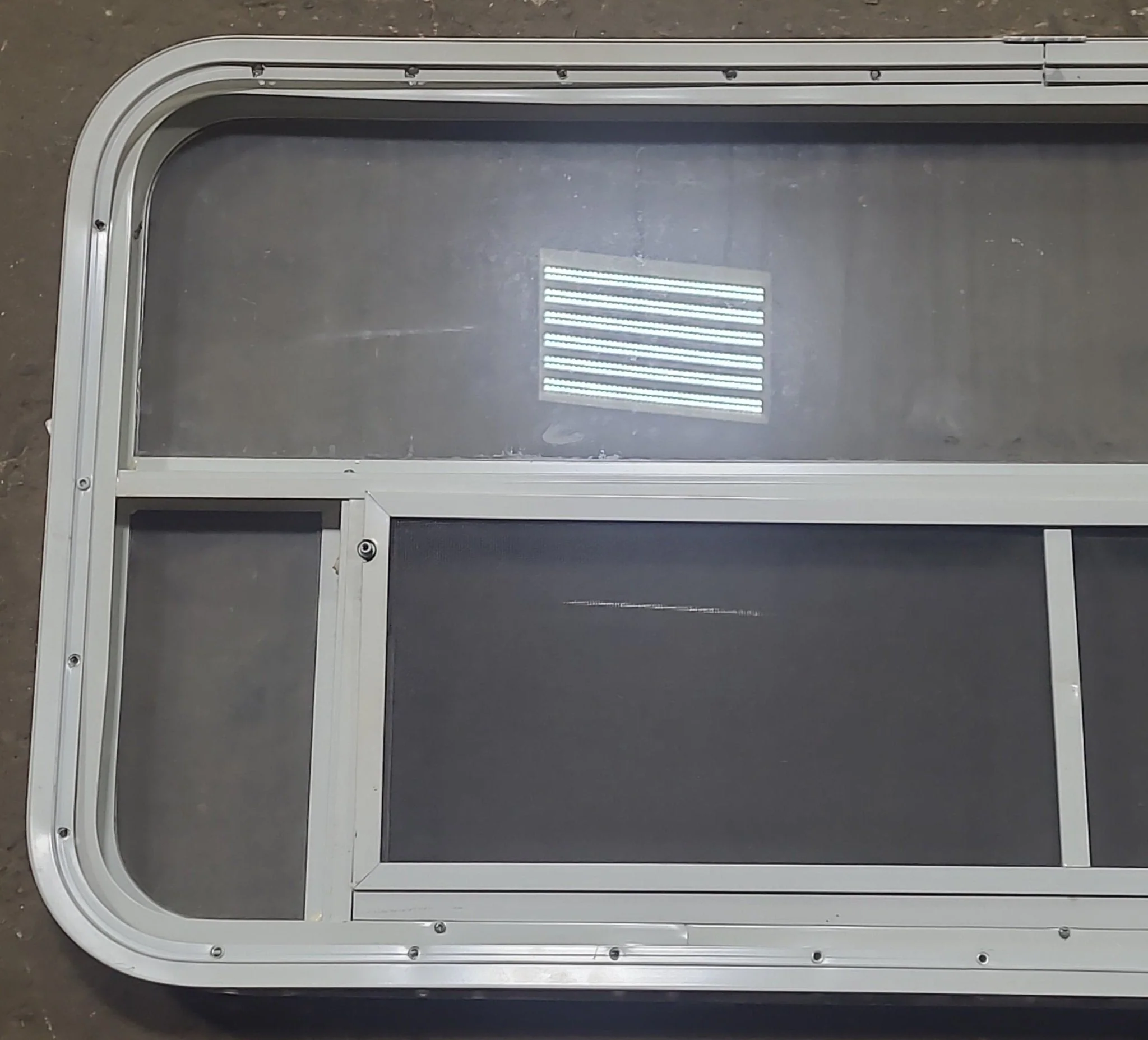 Used White Radius Opening Window : 45 1/2" W x 21 1/2" H x 2" D - Image 5
