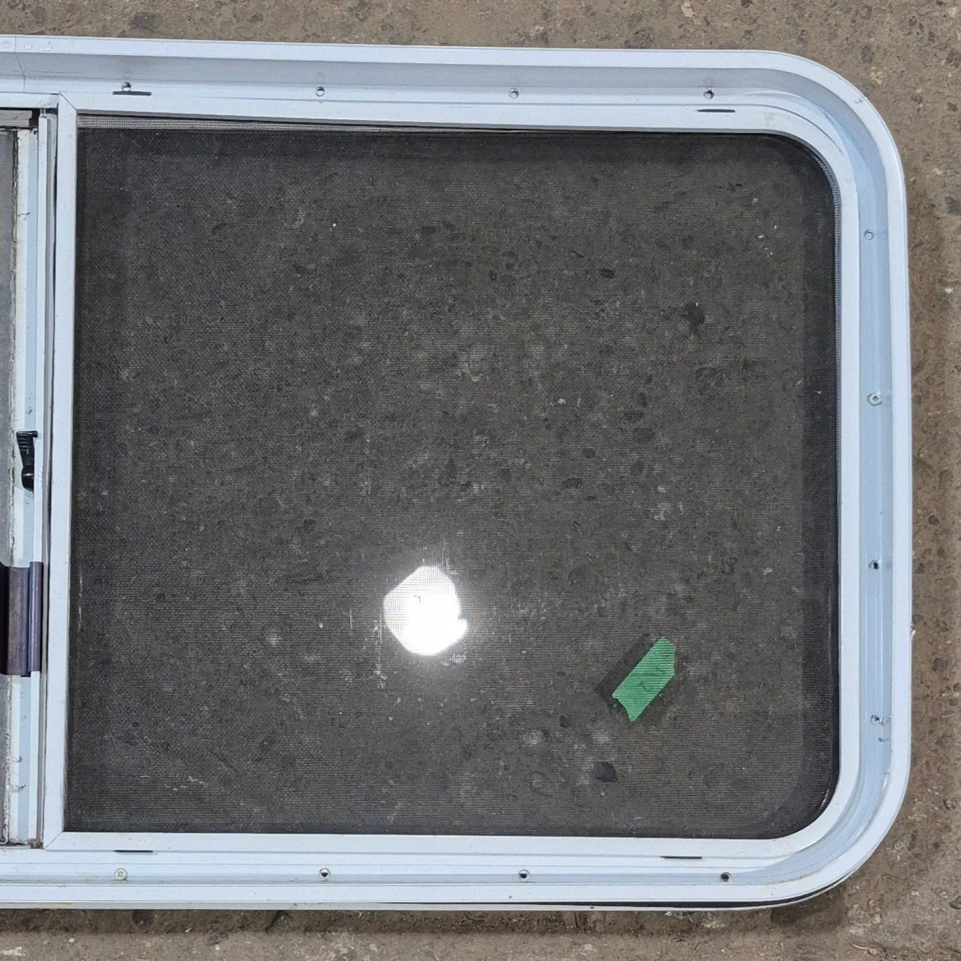 Used White Radius Opening Window : 45 1/4" W x 21 1/2" H x 1 7/8" D - Image 5