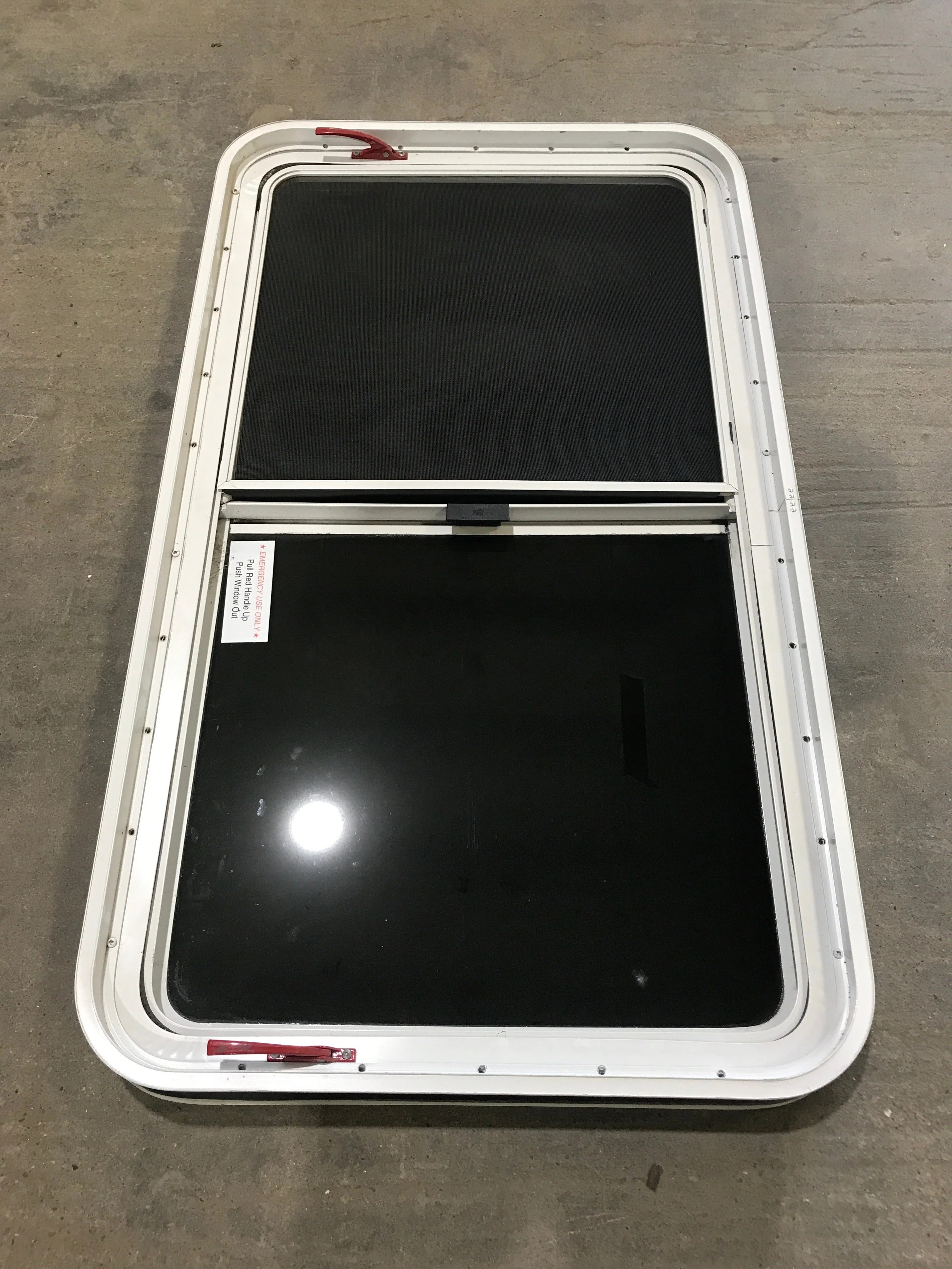Used White Radius Opening Window : 45 1/4" W x 25 1/2" H x 2" D - Image 4