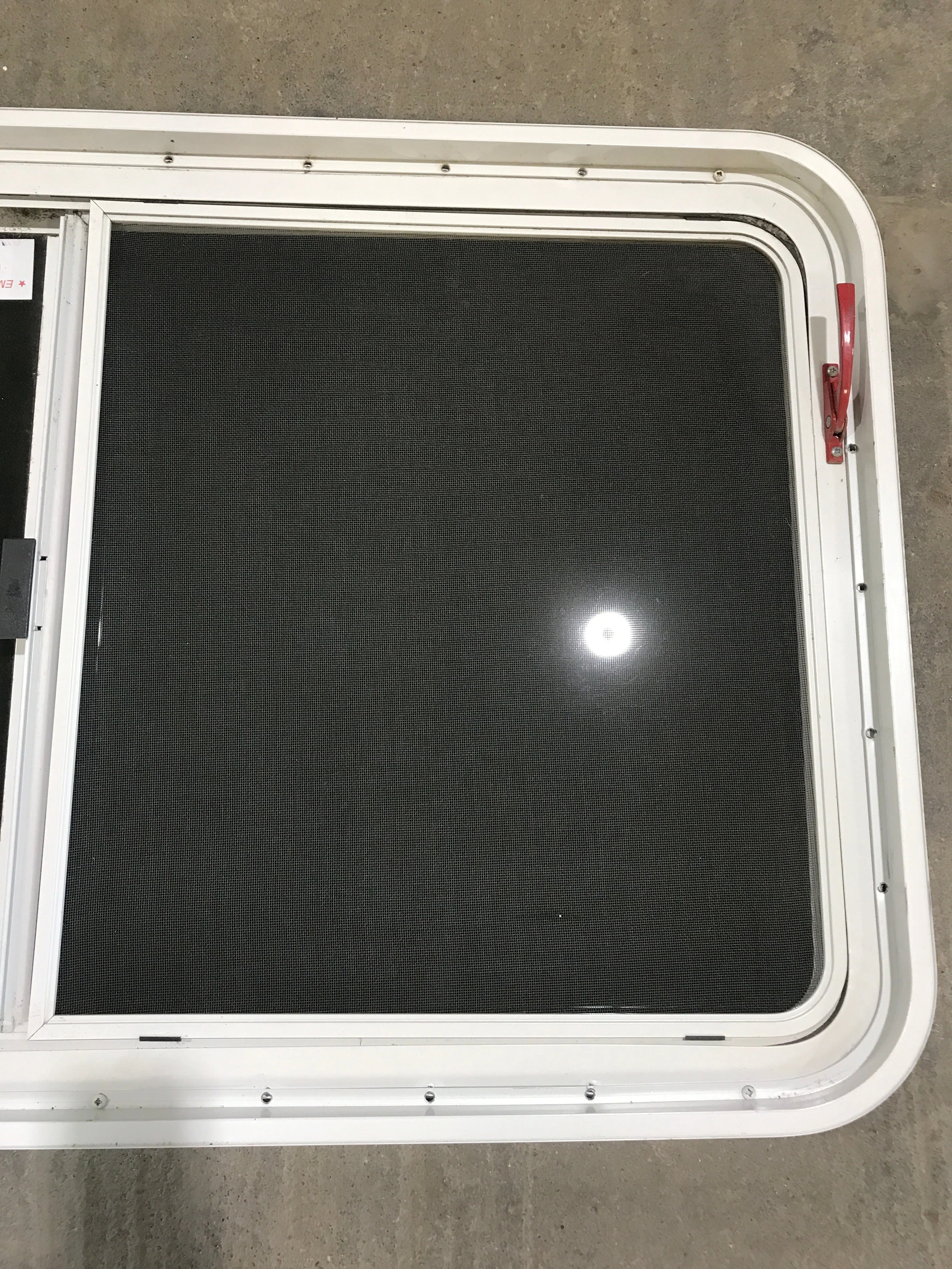 Used White Radius Opening Window : 45 1/4" W x 25 1/2" H x 2" D - Image 5