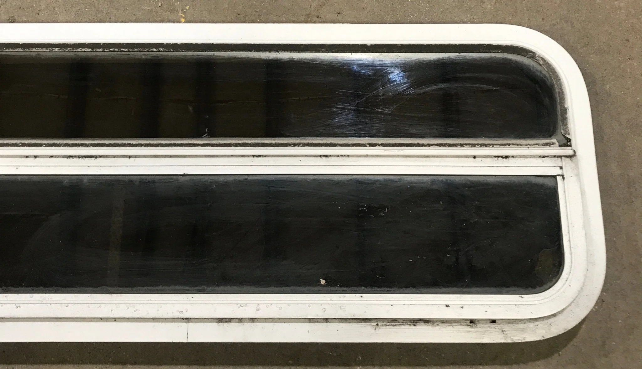 Used White Radius Opening Window : 47 1/2" W x 14 1/2" H x 1 7/8" D - Image 2