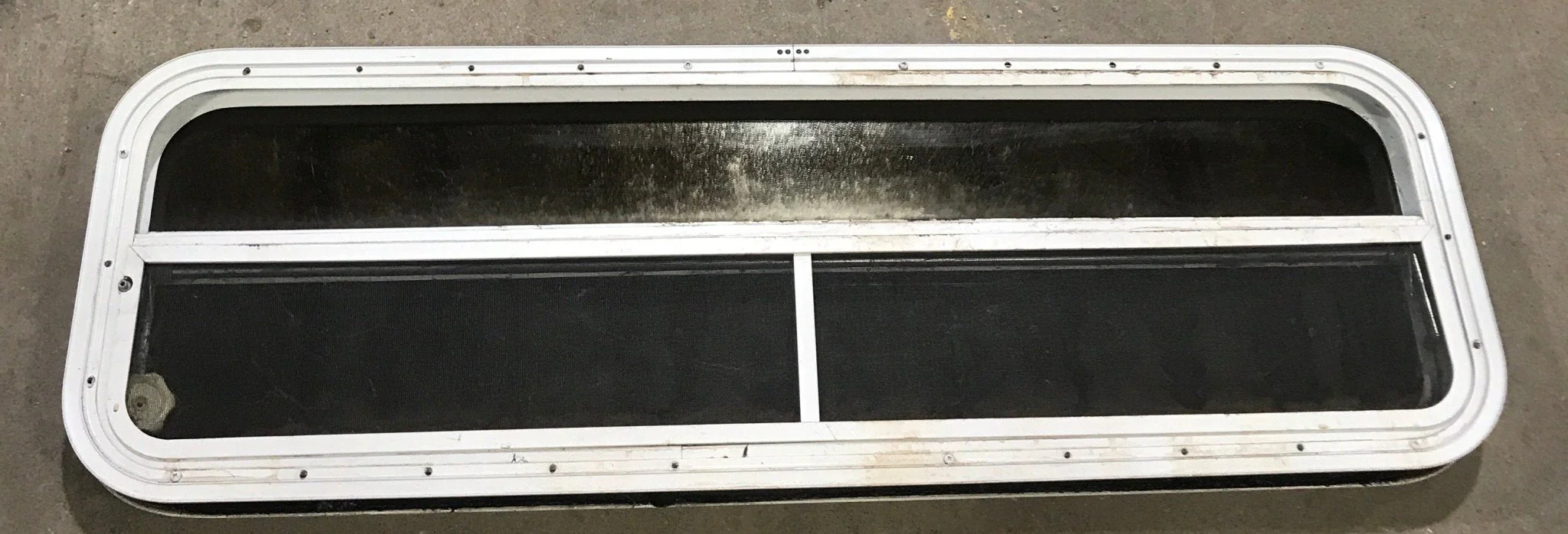 Used White Radius Opening Window : 47 1/2" W x 14 1/2" H x 1 7/8" D - Image 4