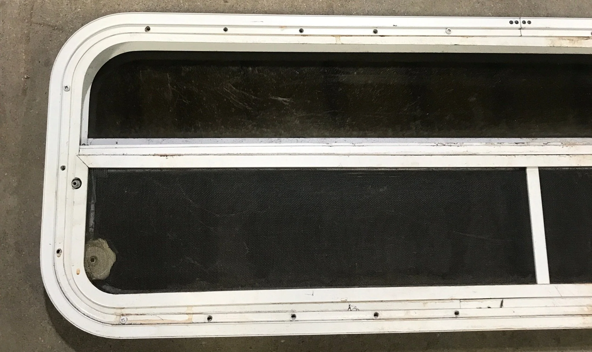 Used White Radius Opening Window : 47 1/2" W x 14 1/2" H x 1 7/8" D - Image 5