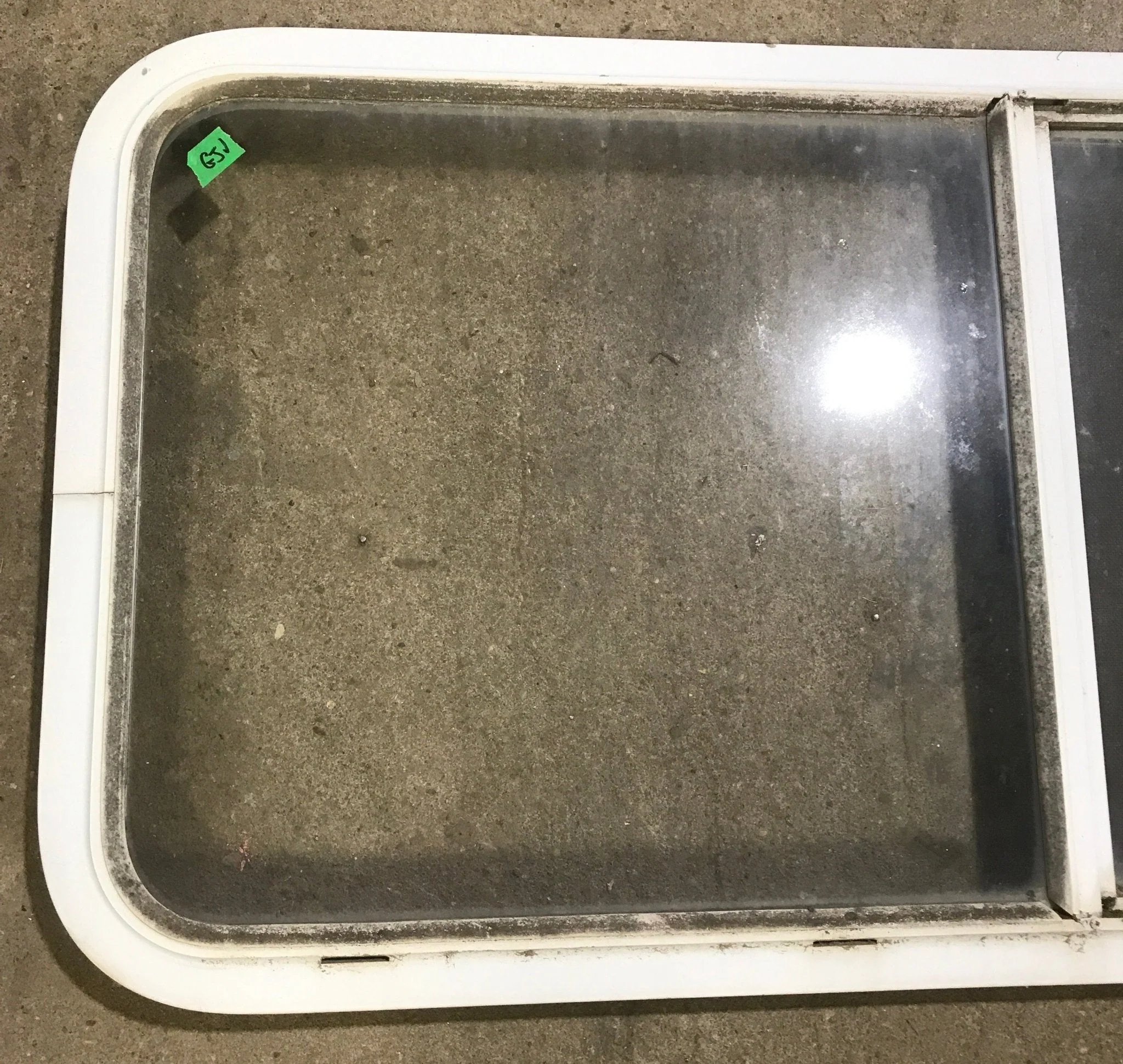 Used White Radius Opening Window : 47 1/2" W x 21 1/2" H x 1 7/8" D - Image 2