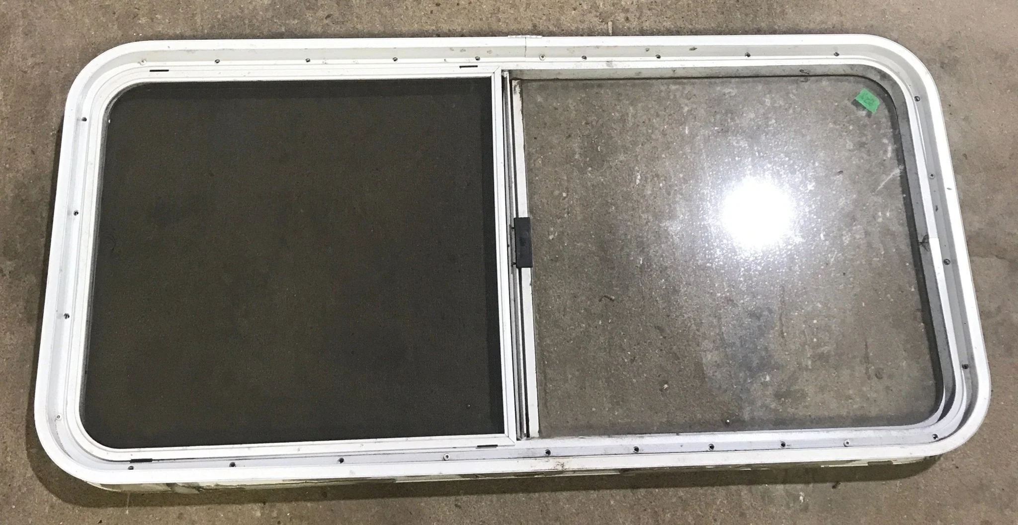 Used White Radius Opening Window : 47 1/2" W x 21 1/2" H x 1 7/8" D - Image 4