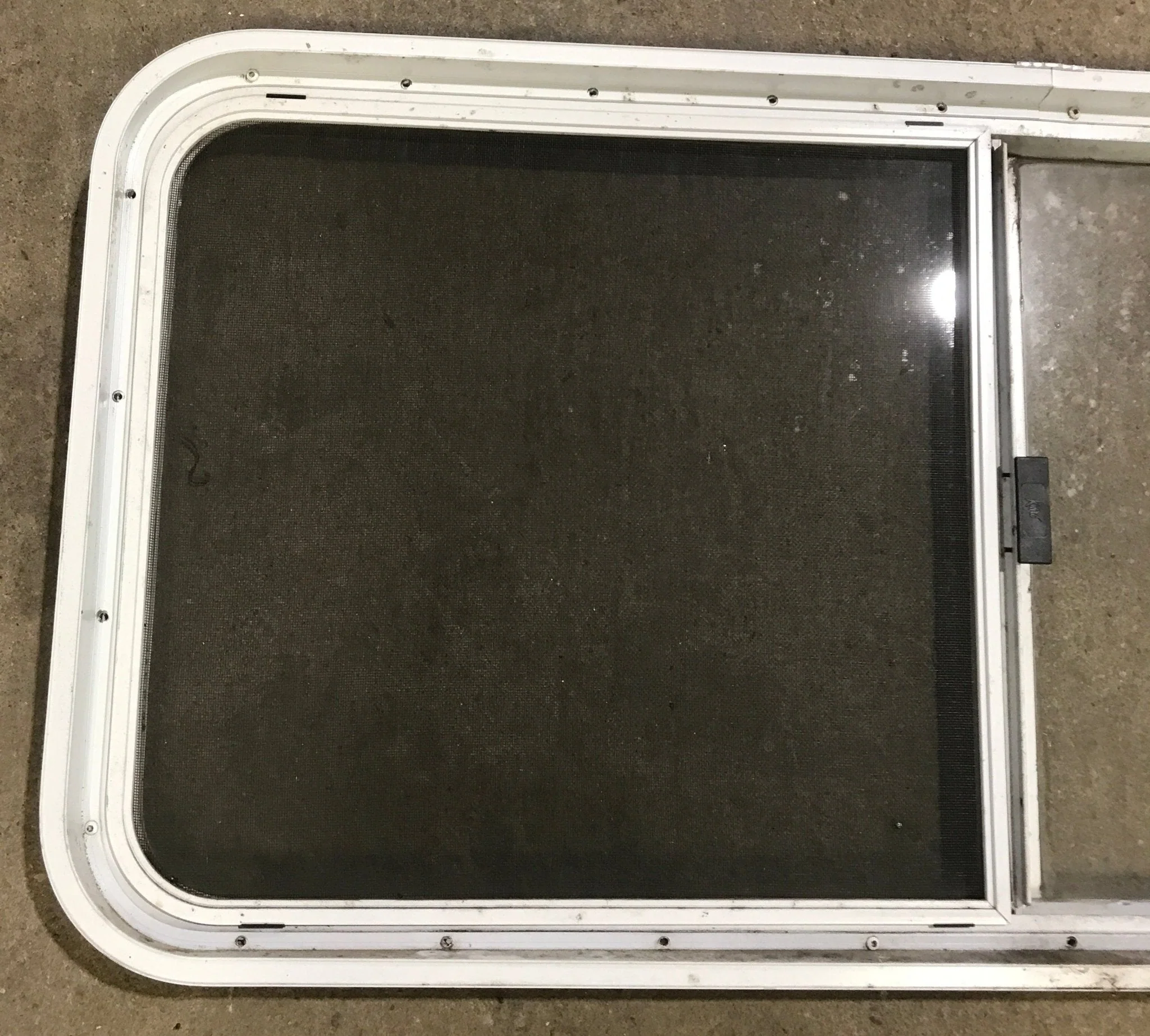 Used White Radius Opening Window : 47 1/2" W x 21 1/2" H x 1 7/8" D - Image 6