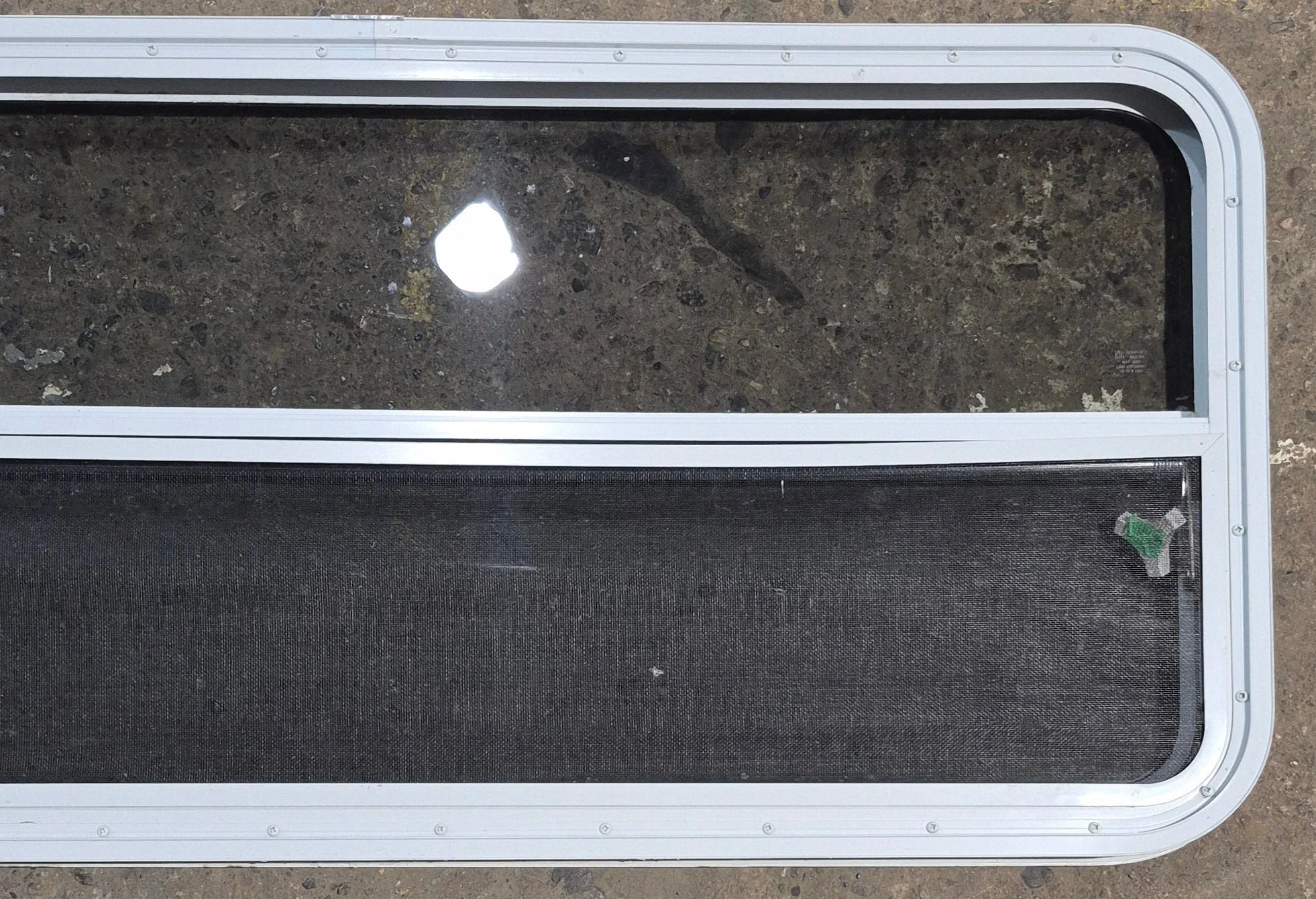 Used White Radius Opening Window : 47 1/2" W x 21 1/4" H x 1 7/8" D - Image 6