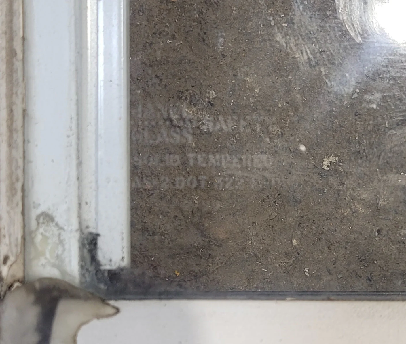 Used White Radius Opening Window : 47 1/2" W x 25 1/2" H x 1 1/4" D - Image 4