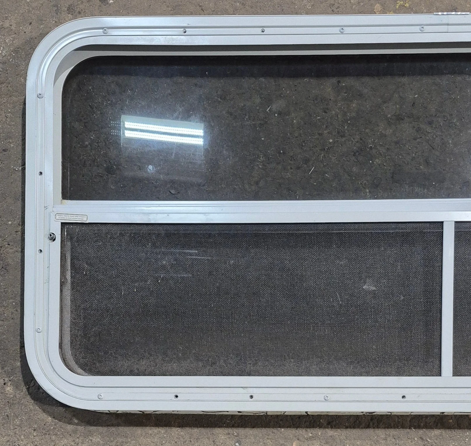 Used White Radius Opening Window : 47 1/4" W x 21 1/4" H x 1 3/4" D - Image 6