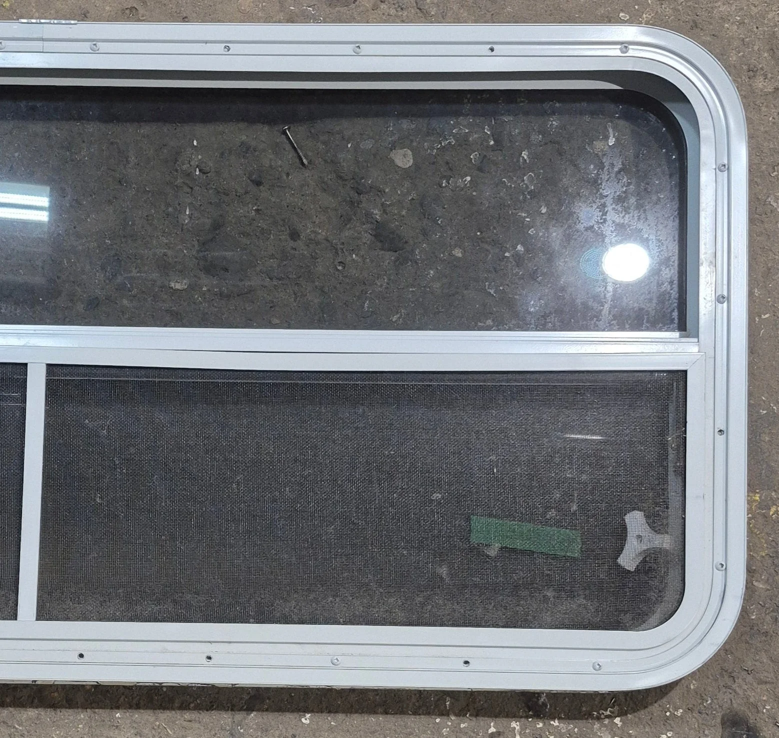 Used White Radius Opening Window : 47 1/4" W x 21 1/4" H x 1 3/4" D - Image 7