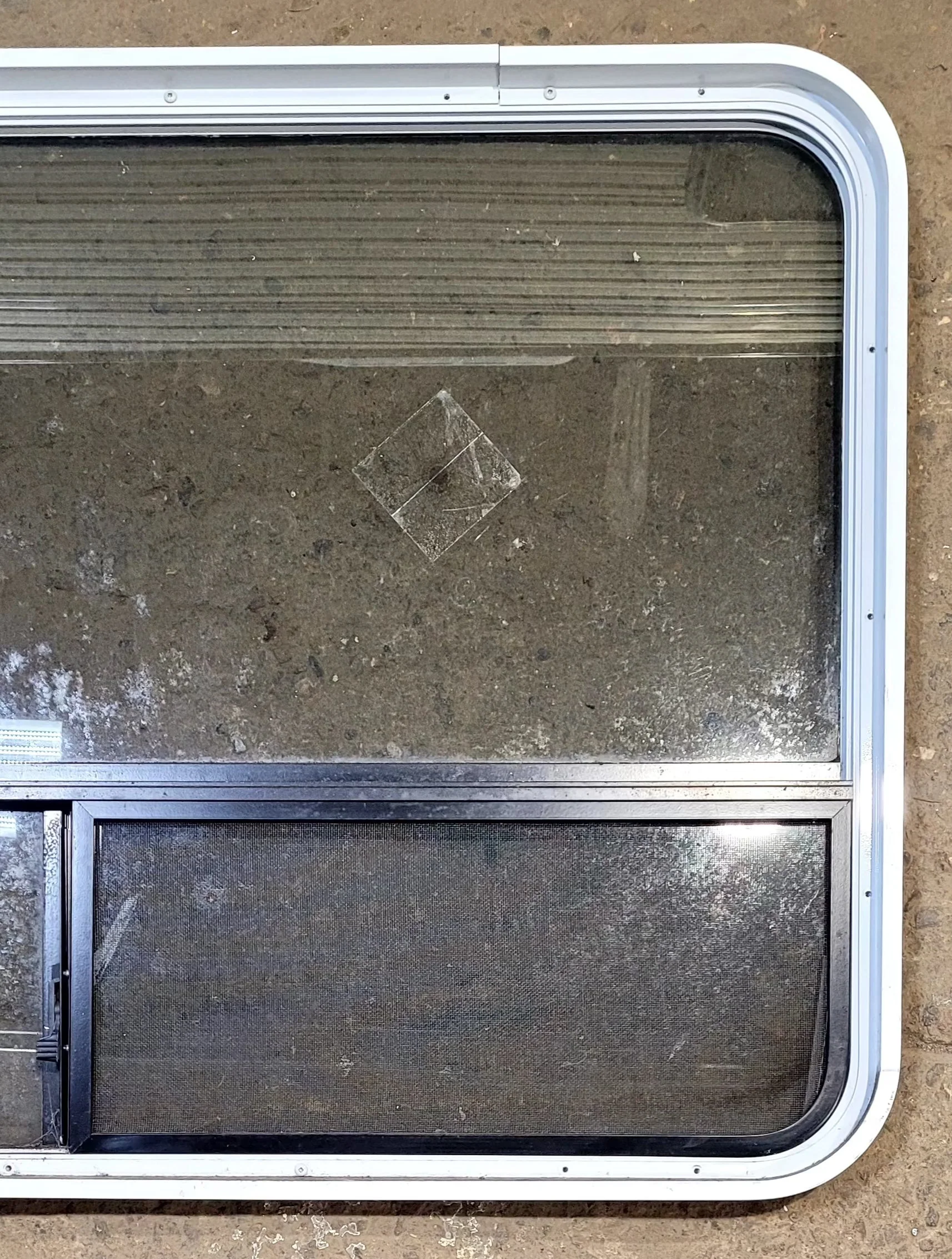 Used White Radius Opening Window : 48 1/4" W x 31 3/4" H x 1 3/4" D - Image 5
