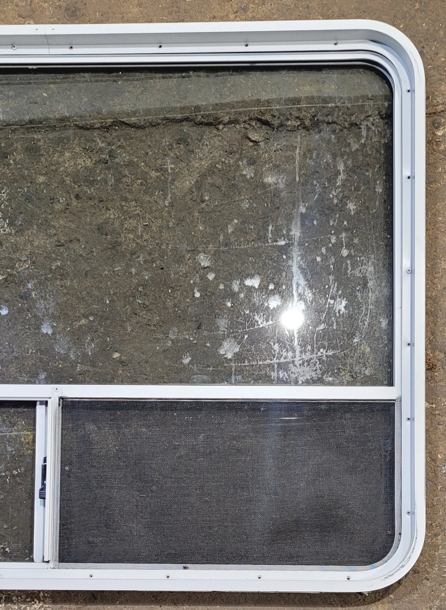 Used White Radius Opening Window : 48 1/4" W x 35 3/4" H x 1 7/8" D - Image 5