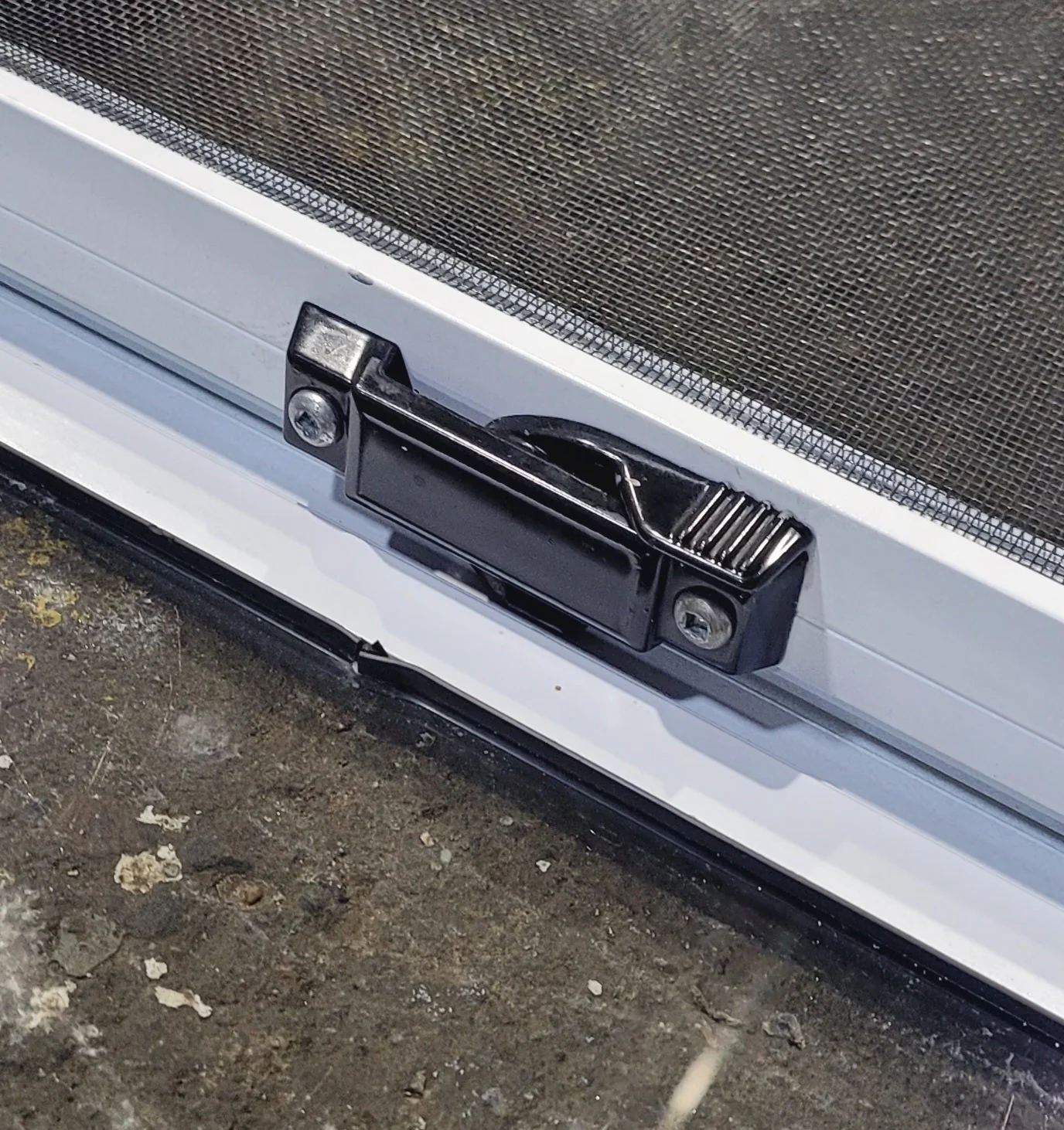 Used White Radius Opening Window : 48 1/4" W x 35 3/4" H x 1 7/8" D - Image 7
