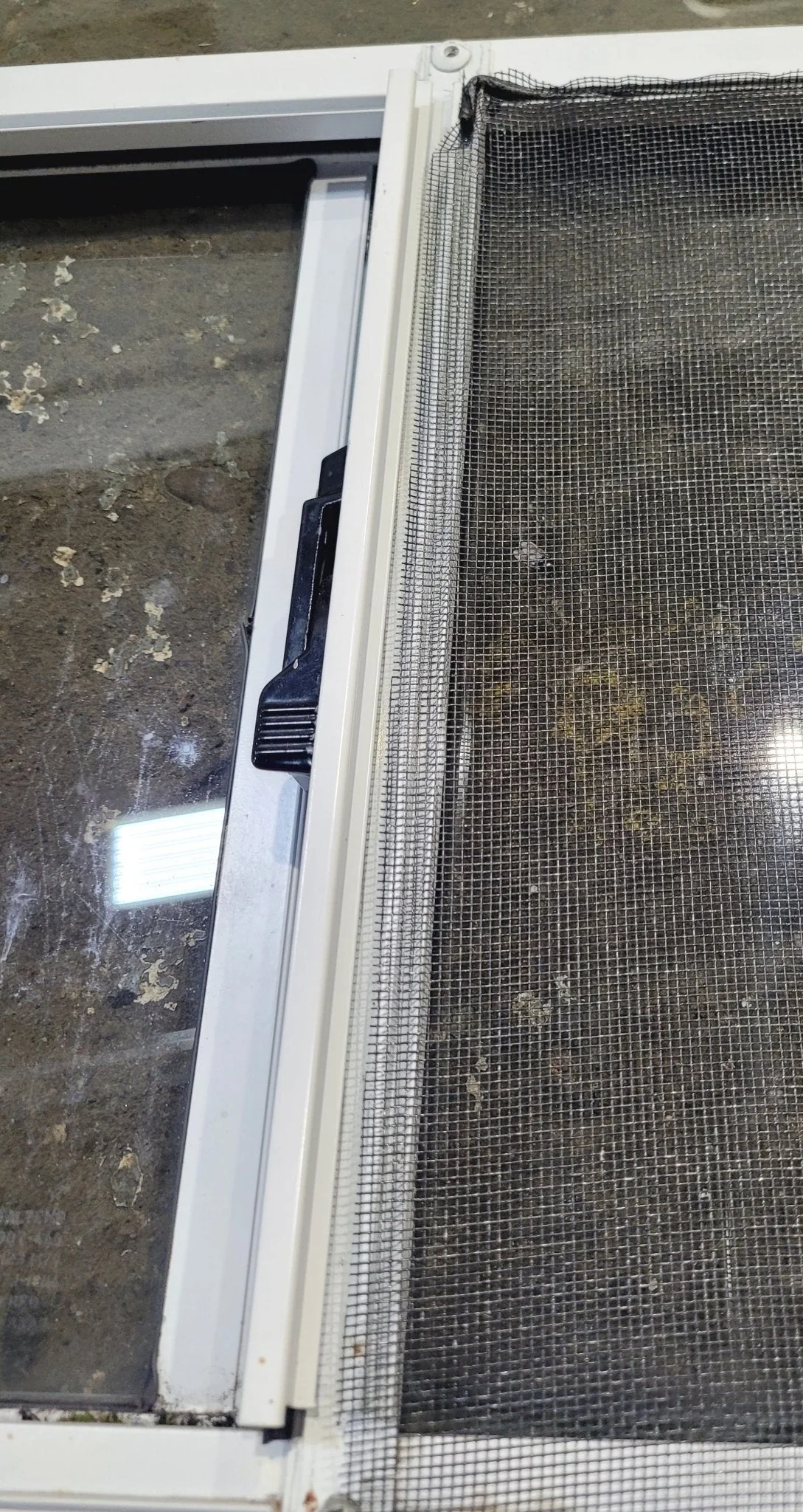 Used White Radius Opening Window : 48 1/4" W x 35 3/4" H x 1 7/8" D - Image 8