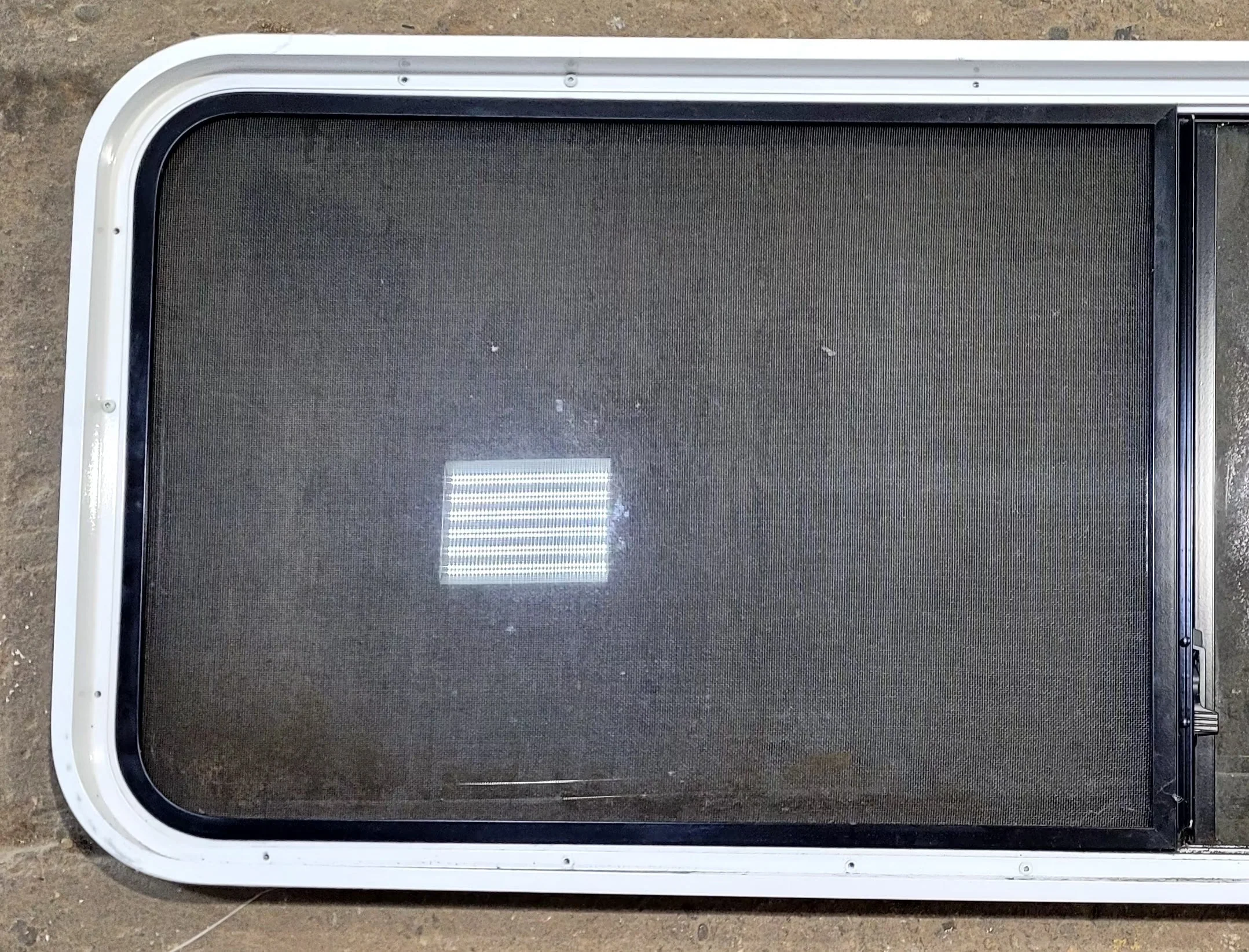 Used White Radius Opening Window : 60 1/4" W x 21 3/4" H x 1 3/4" D - Image 5
