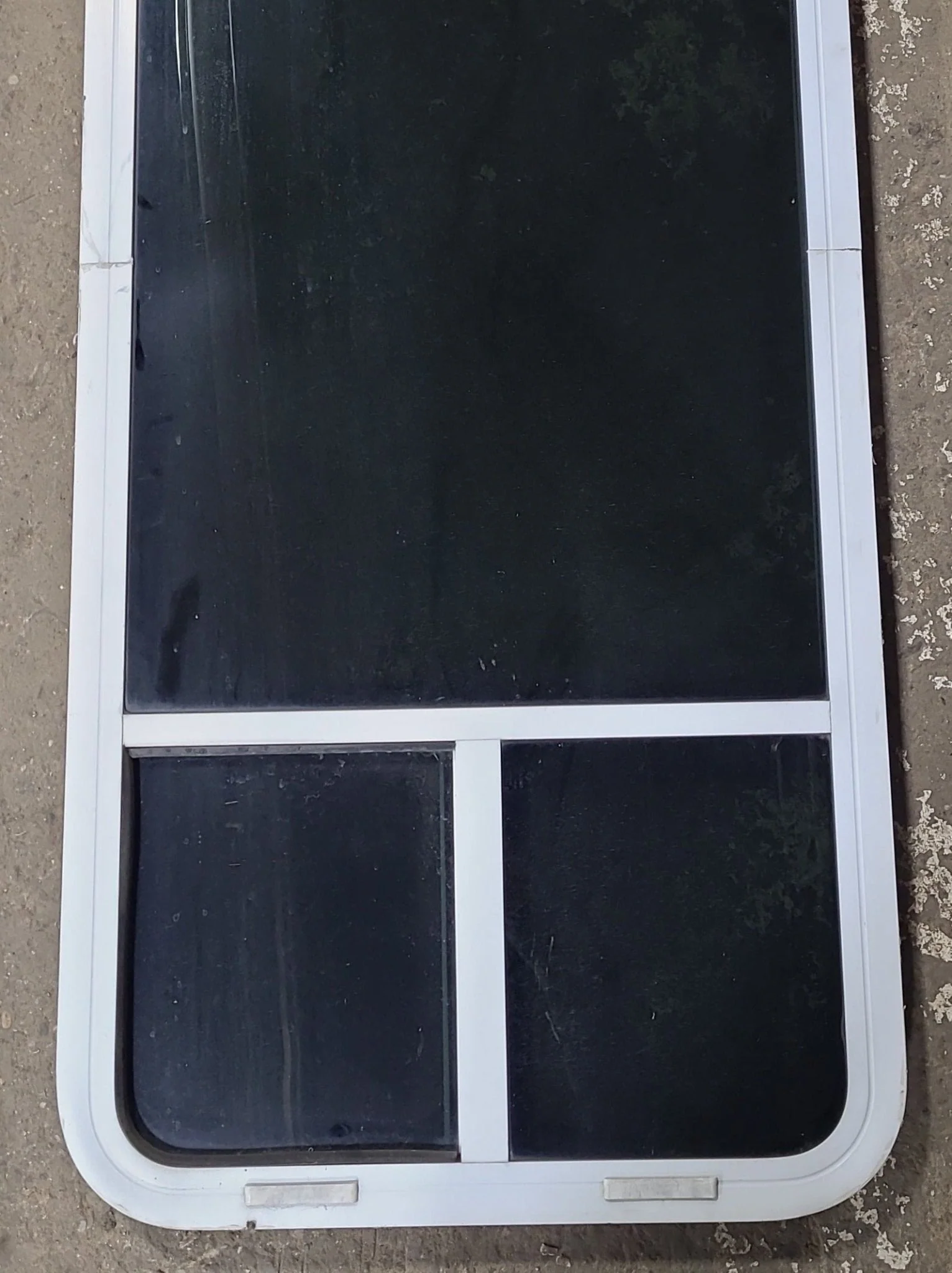 White Radius Opening Window : 23 3/4" W x 59 1/2" H x 1 7/8" D - Image 3
