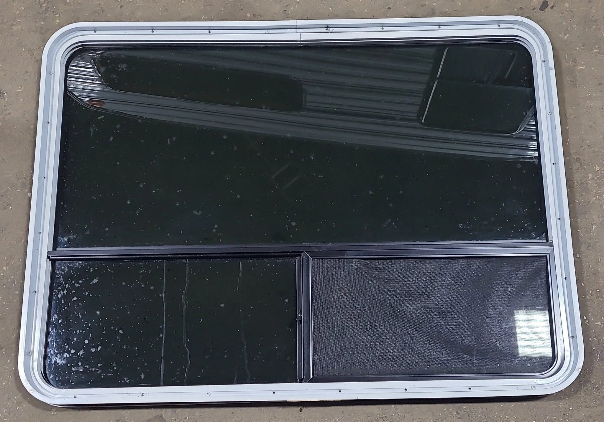 White Radius Opening Window : 48 1/4" W x 35 3/4" H x 1 3/4" D - Image 4