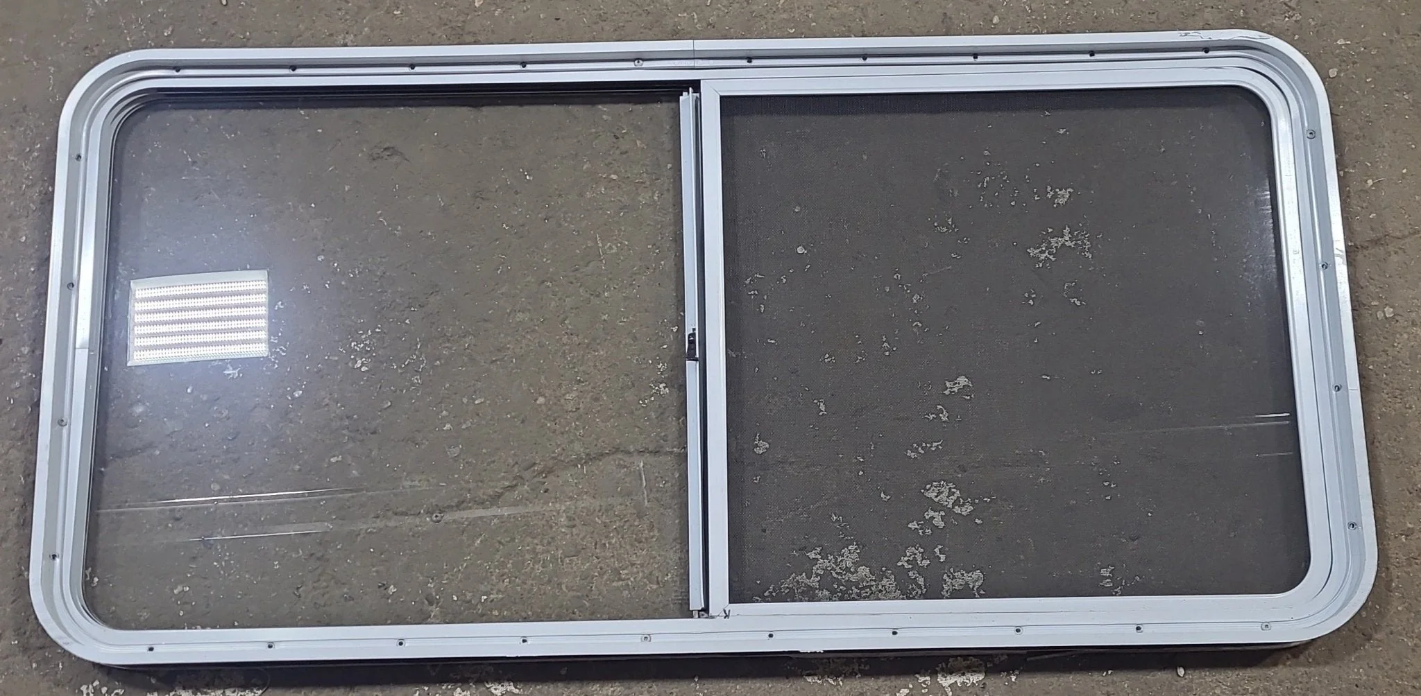 White Radius Opening Window : 53 1/4" W x 25 3/4" H x 1 3/4" D - Image 4