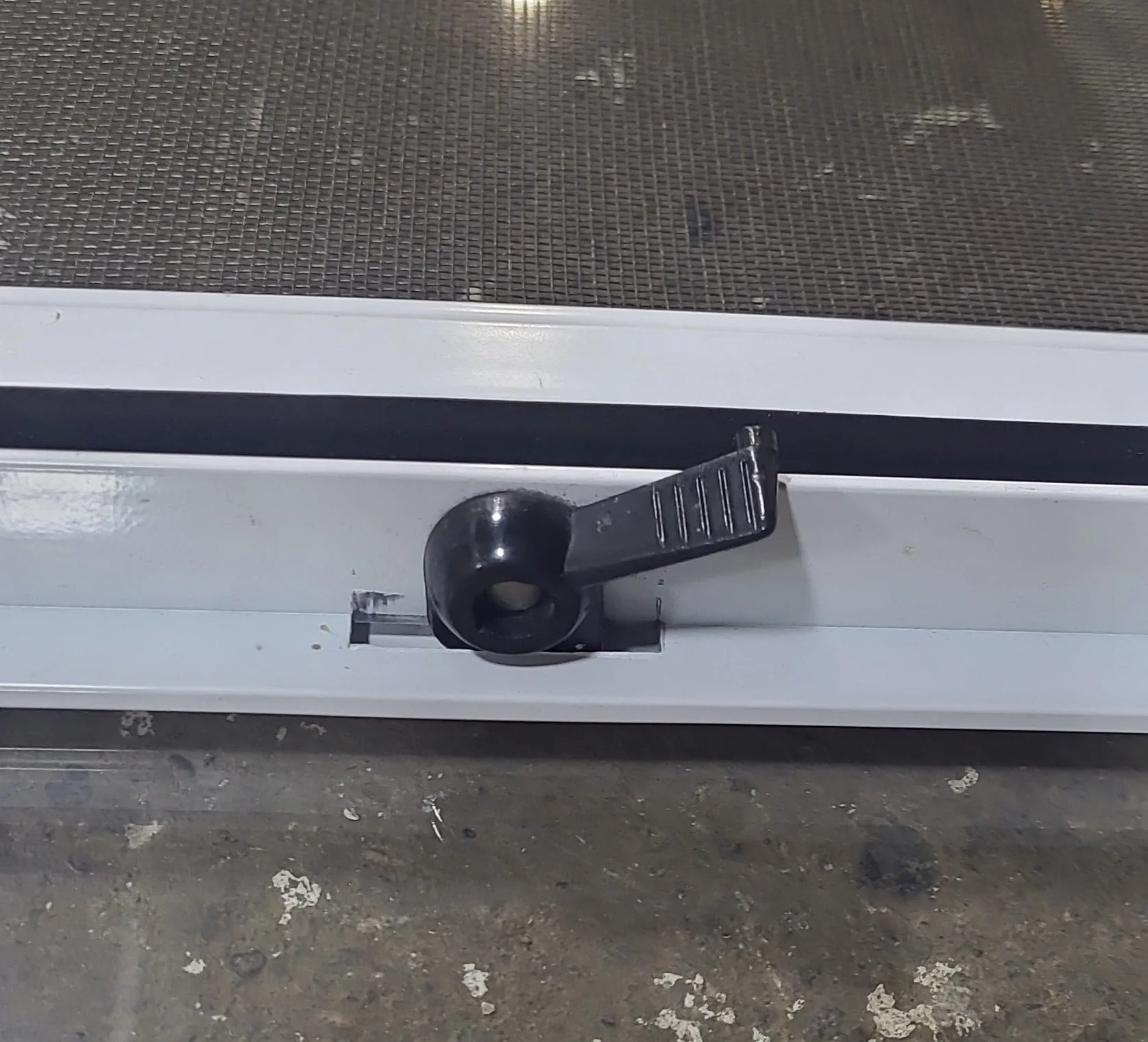 White Radius Opening Window : 53 1/4" W x 25 3/4" H x 1 3/4" D - Image 7